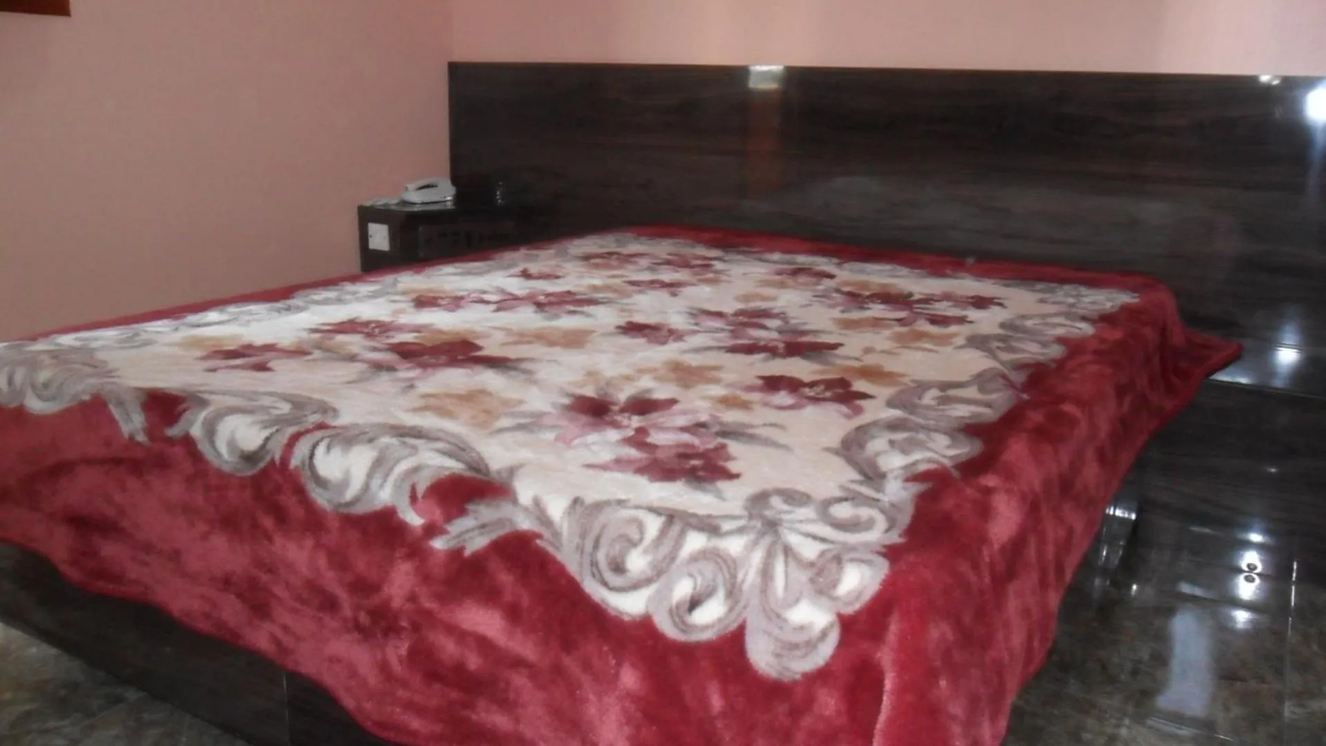 Bed in Trilhos Hotel