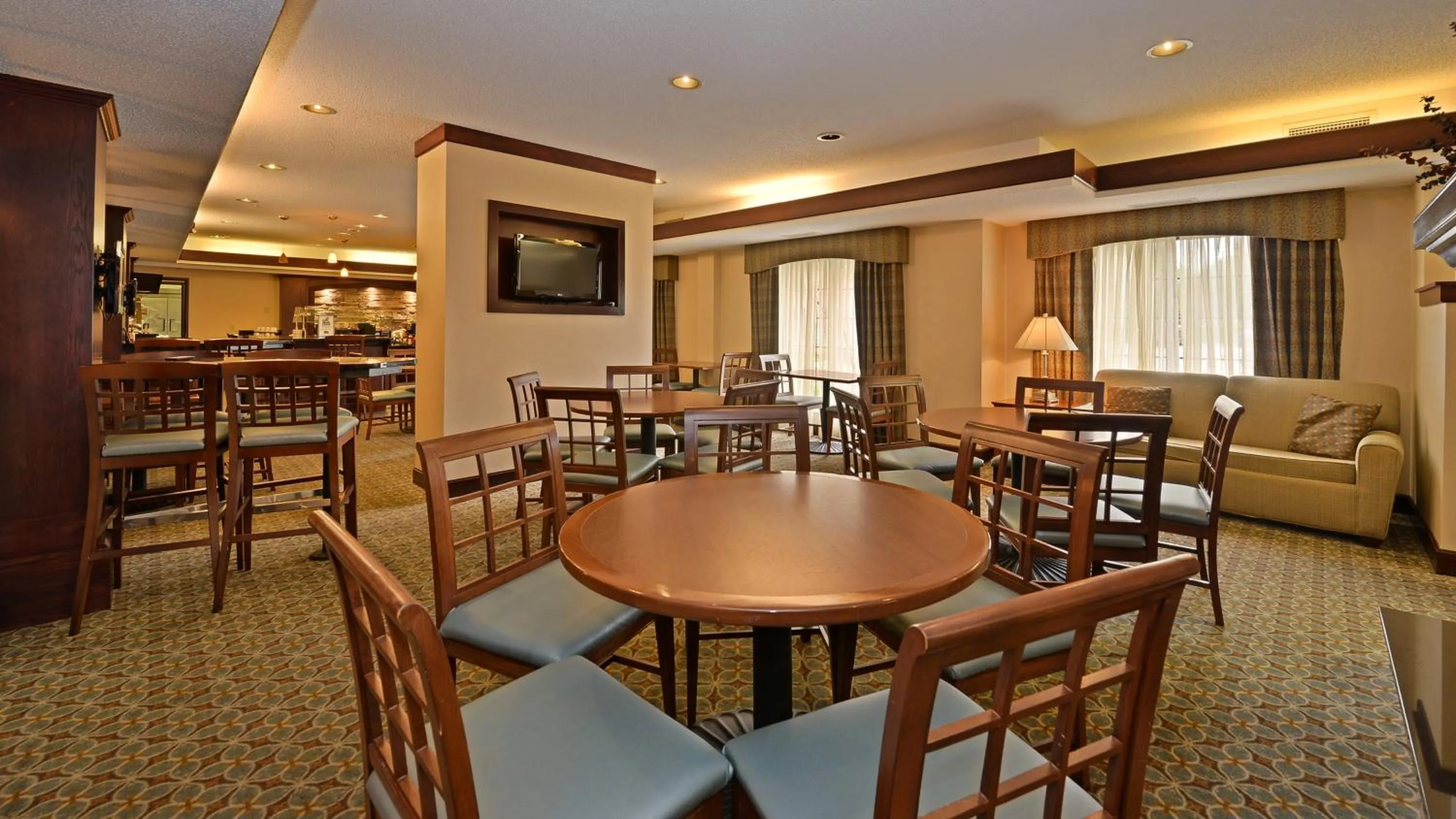 Restaurant/places to eat in Staybridge Suites West Des Moines by IHG