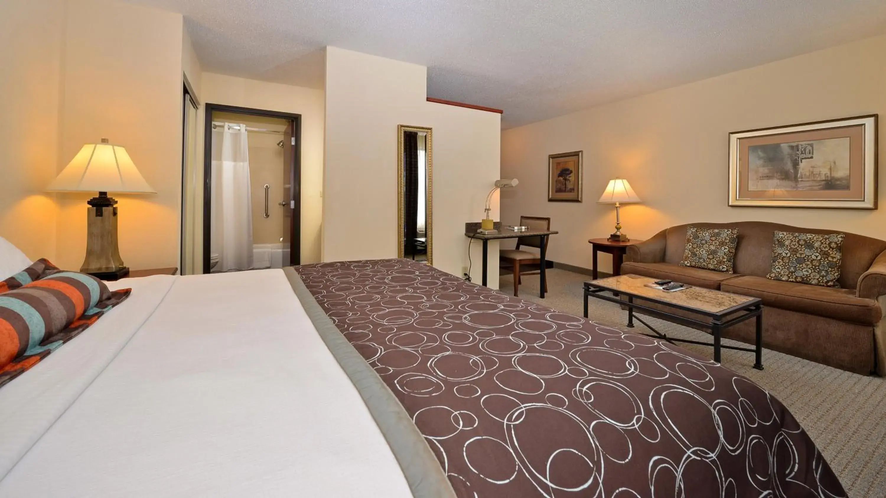 Photo of the whole room, Bed in Staybridge Suites West Des Moines by IHG Photo of the whole room, Bed in Staybridge Suites West Des Moines by IHG
