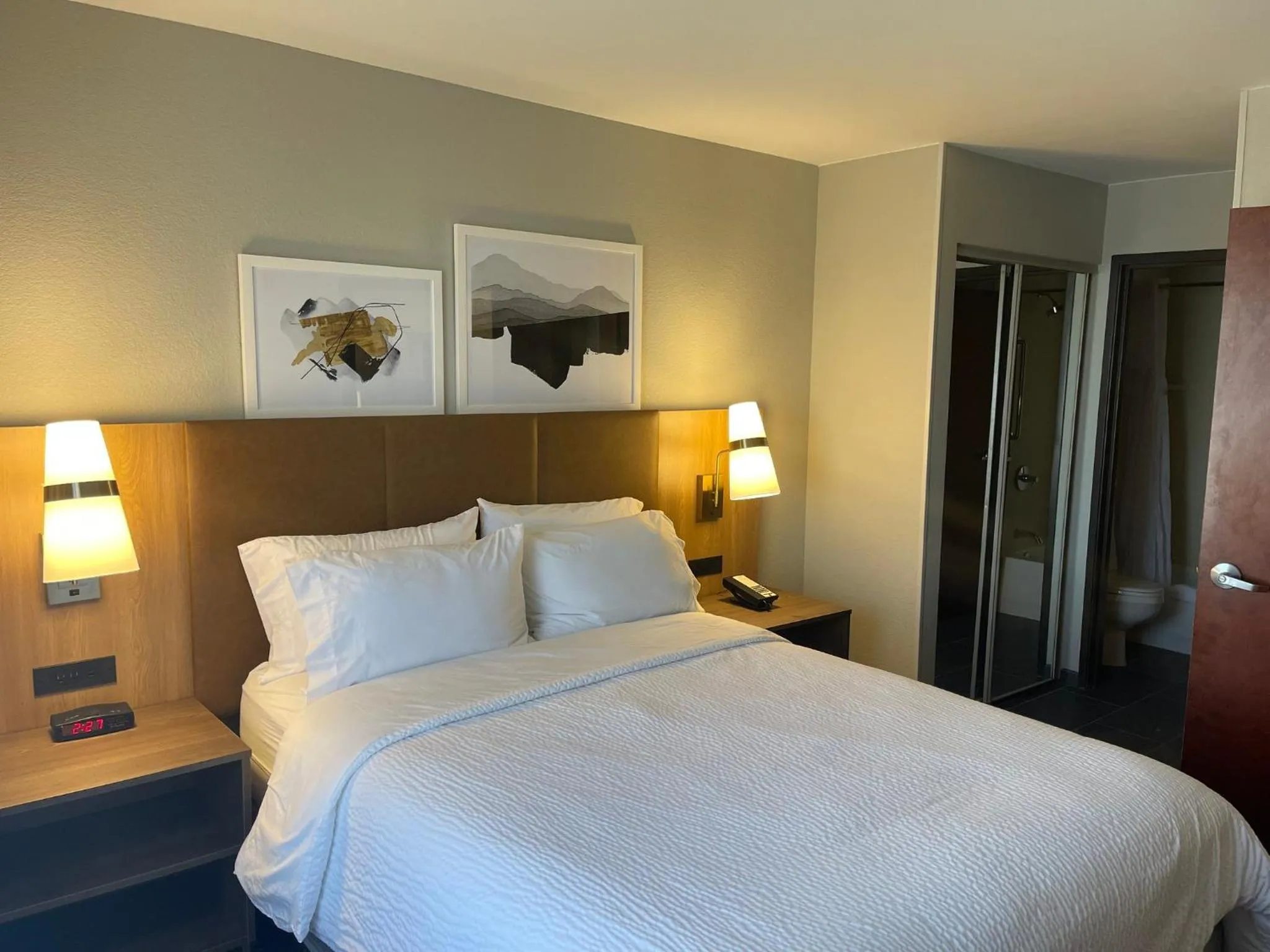 Photo of the whole room, Bed in Staybridge Suites West Des Moines by IHG