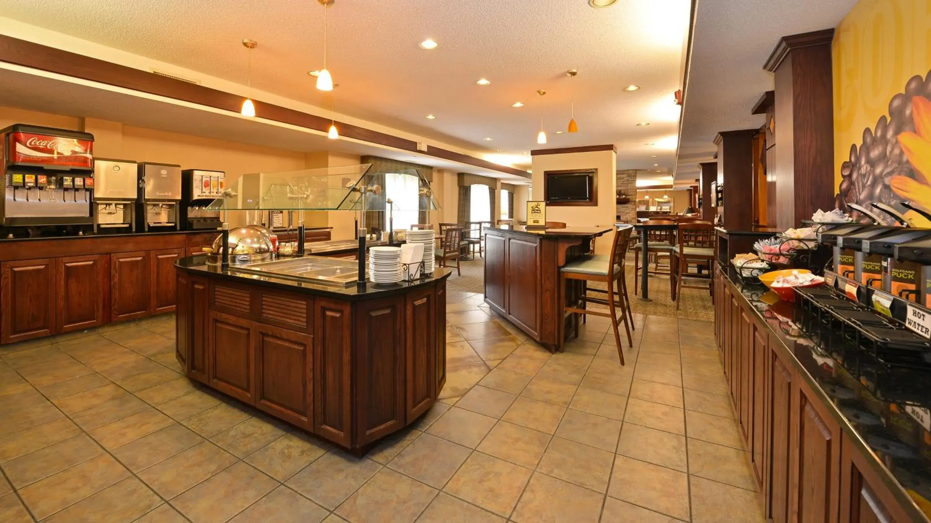 Breakfast in Staybridge Suites West Des Moines by IHG Breakfast in Staybridge Suites West Des Moines by IHG