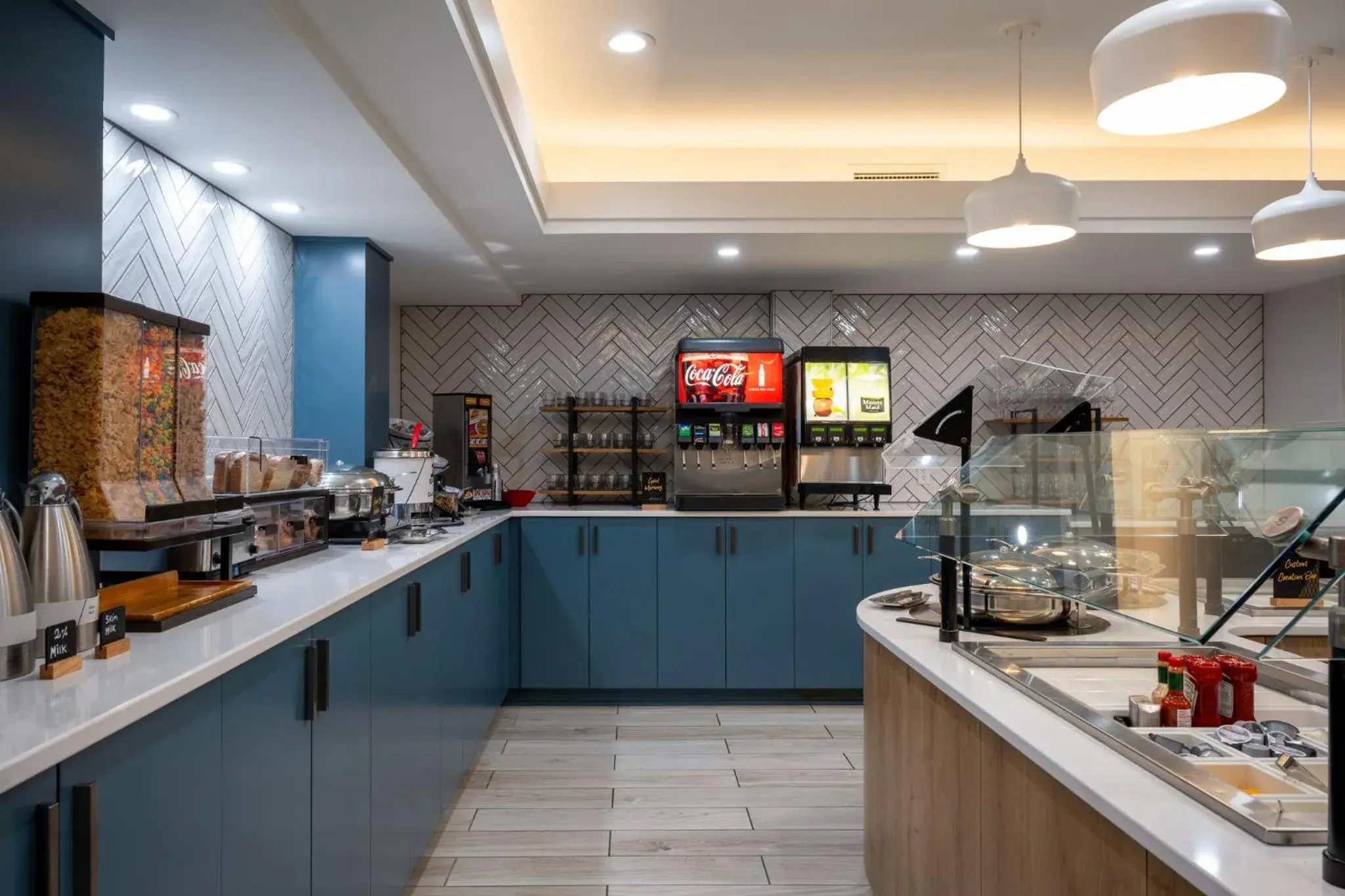 Breakfast in Staybridge Suites West Des Moines by IHG Breakfast in Staybridge Suites West Des Moines by IHG