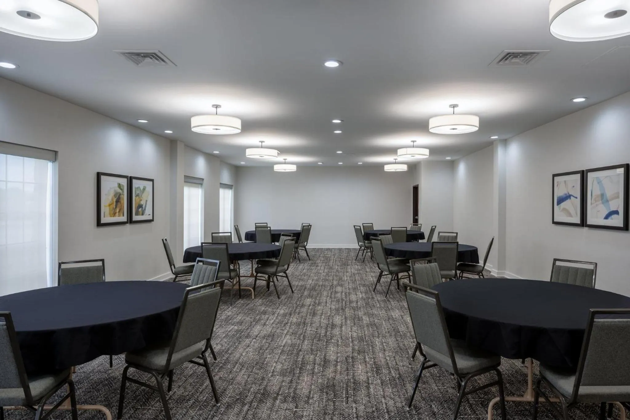 Meeting/conference room in Staybridge Suites West Des Moines by IHG