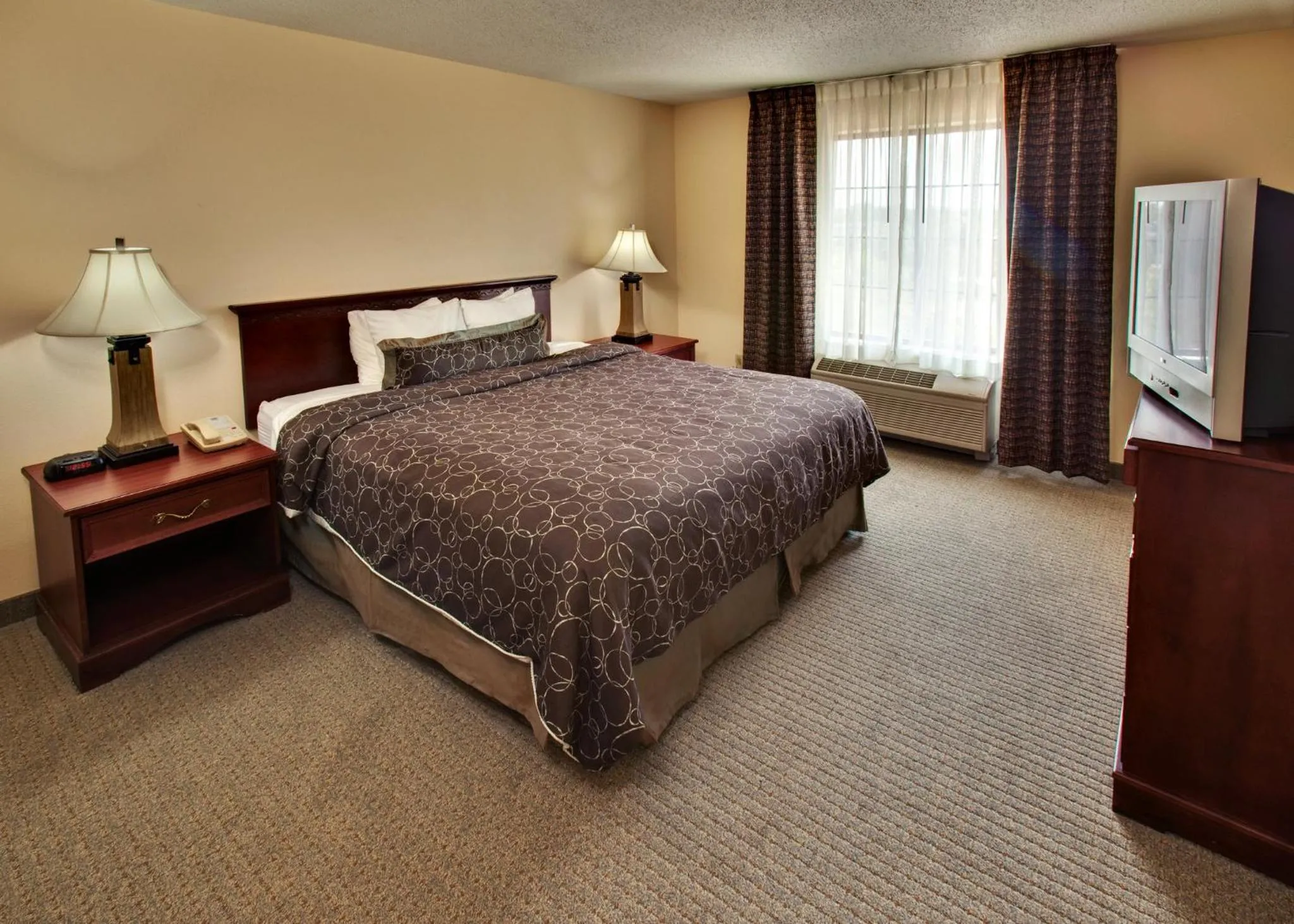 Photo of the whole room, Bed in Staybridge Suites West Des Moines by IHG