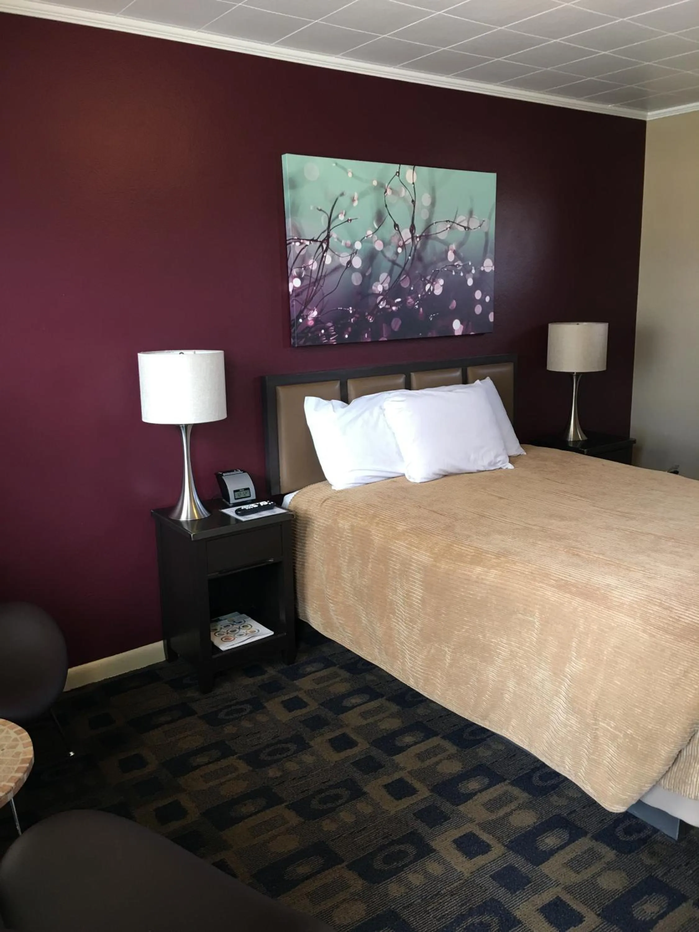 Decorative detail, Bed in The Triangle Motel