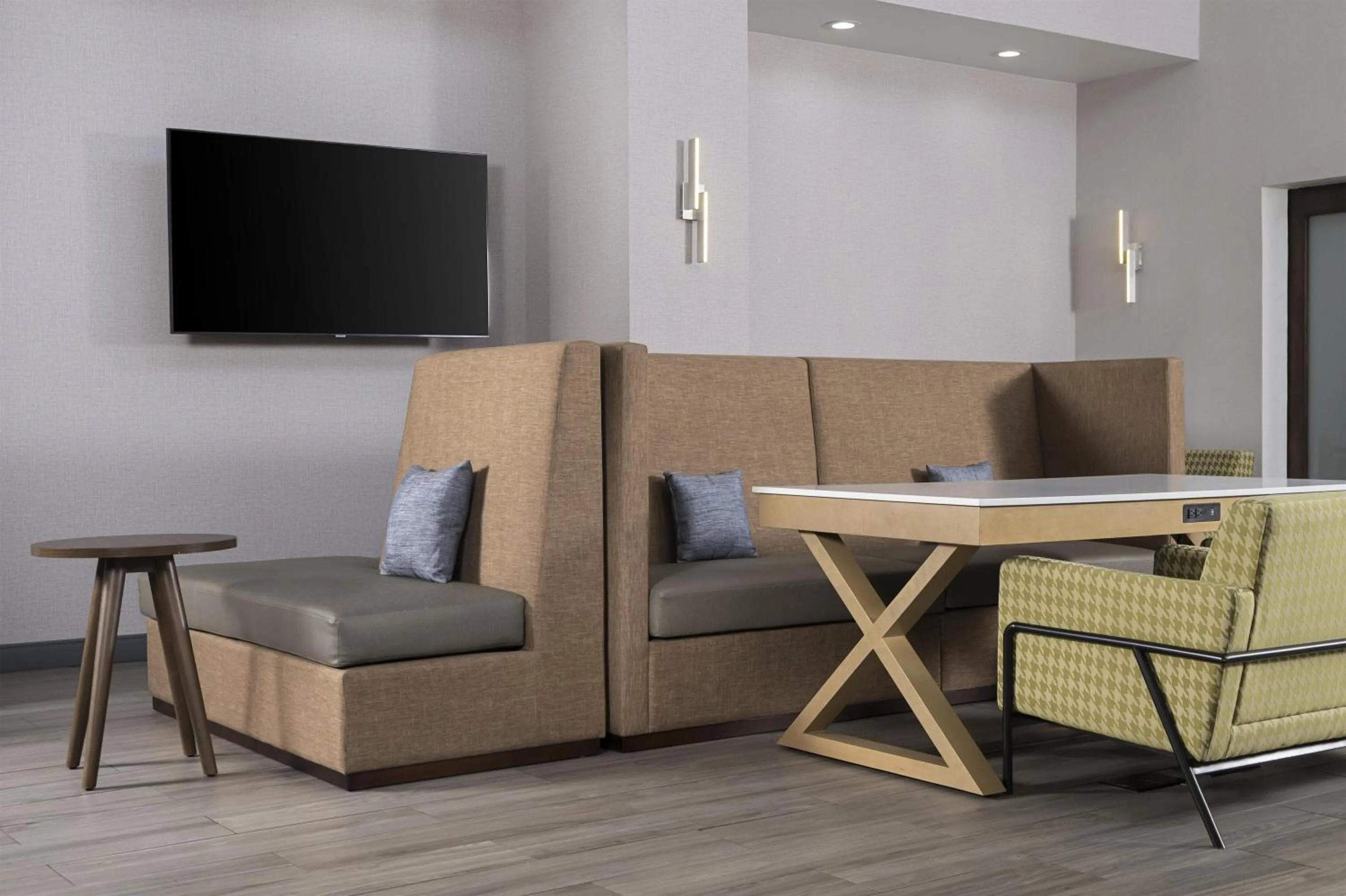 Lobby or reception in Hampton Inn & Suites - Mansfield