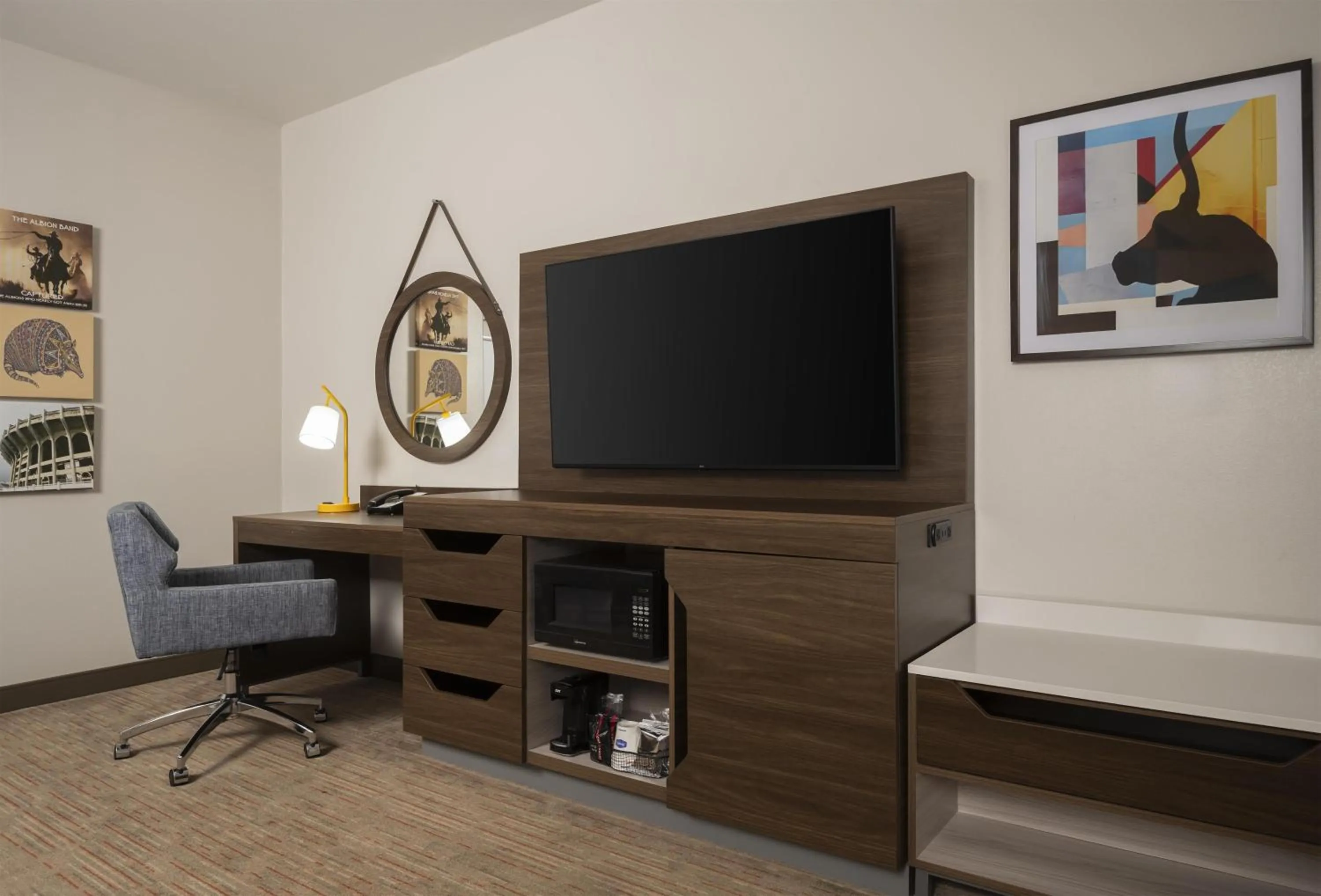 Bedroom in Hampton Inn & Suites - Mansfield