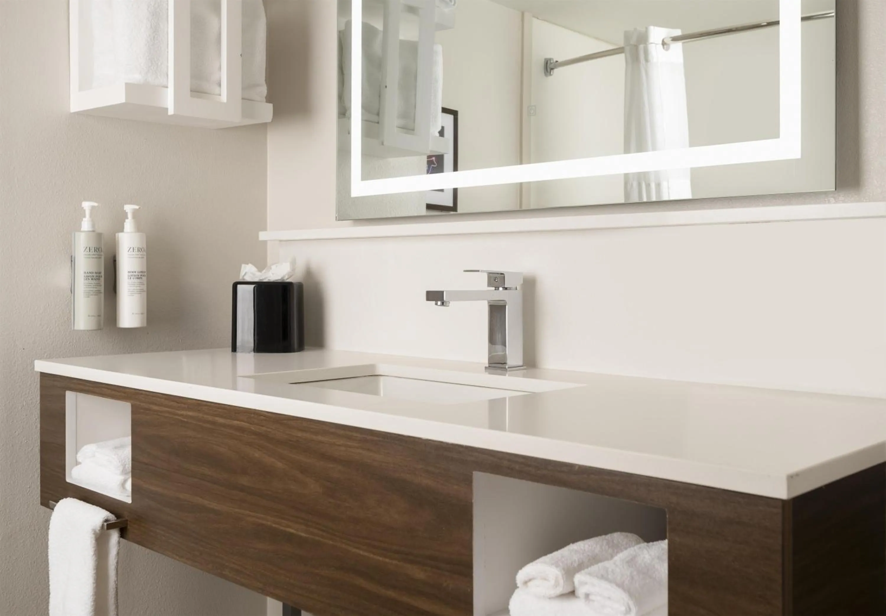 Bathroom in Hampton Inn & Suites - Mansfield