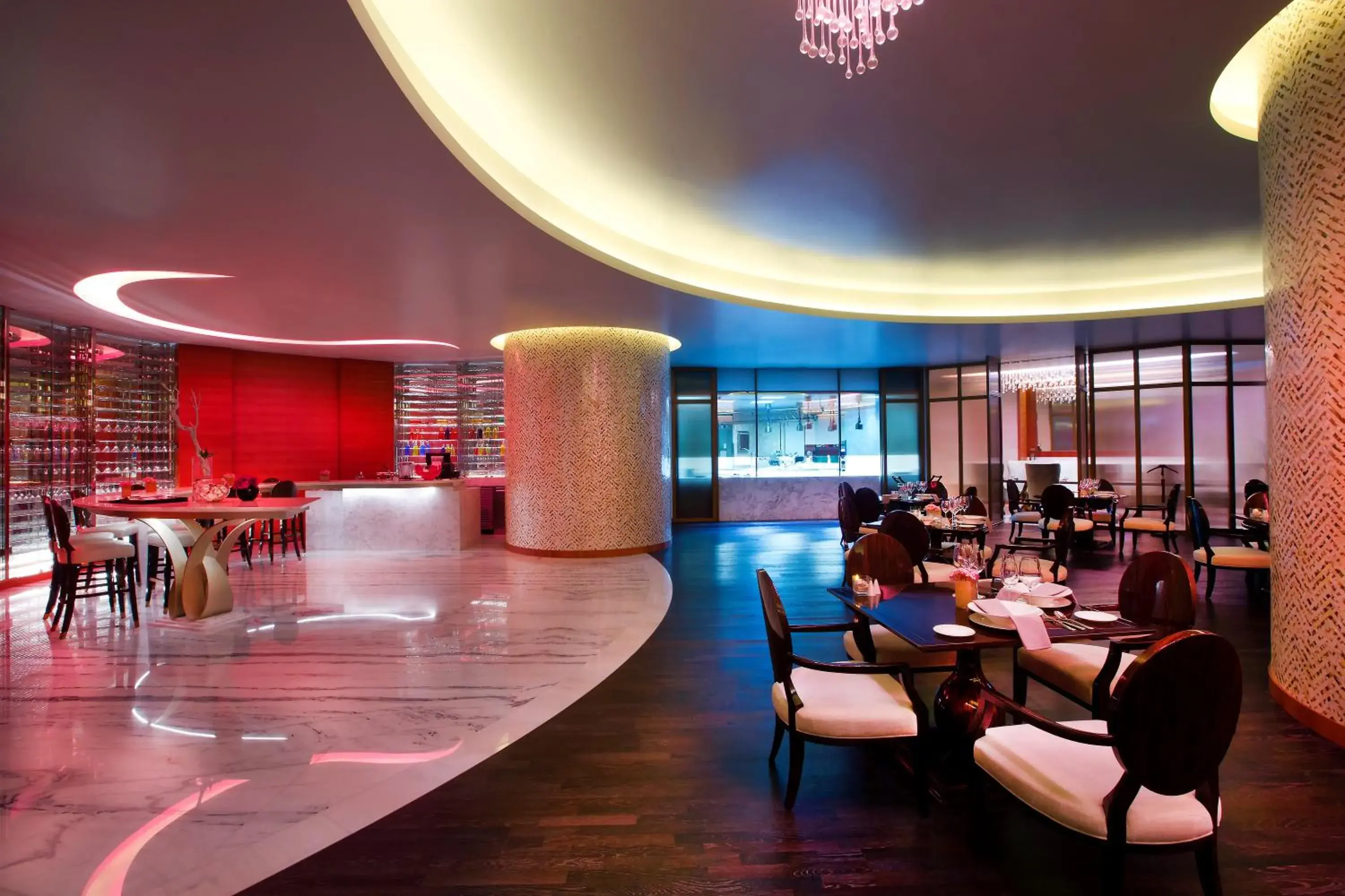 Restaurant/places to eat in Bab Al Qasr Residence Restaurant/places to eat in Bab Al Qasr Residence