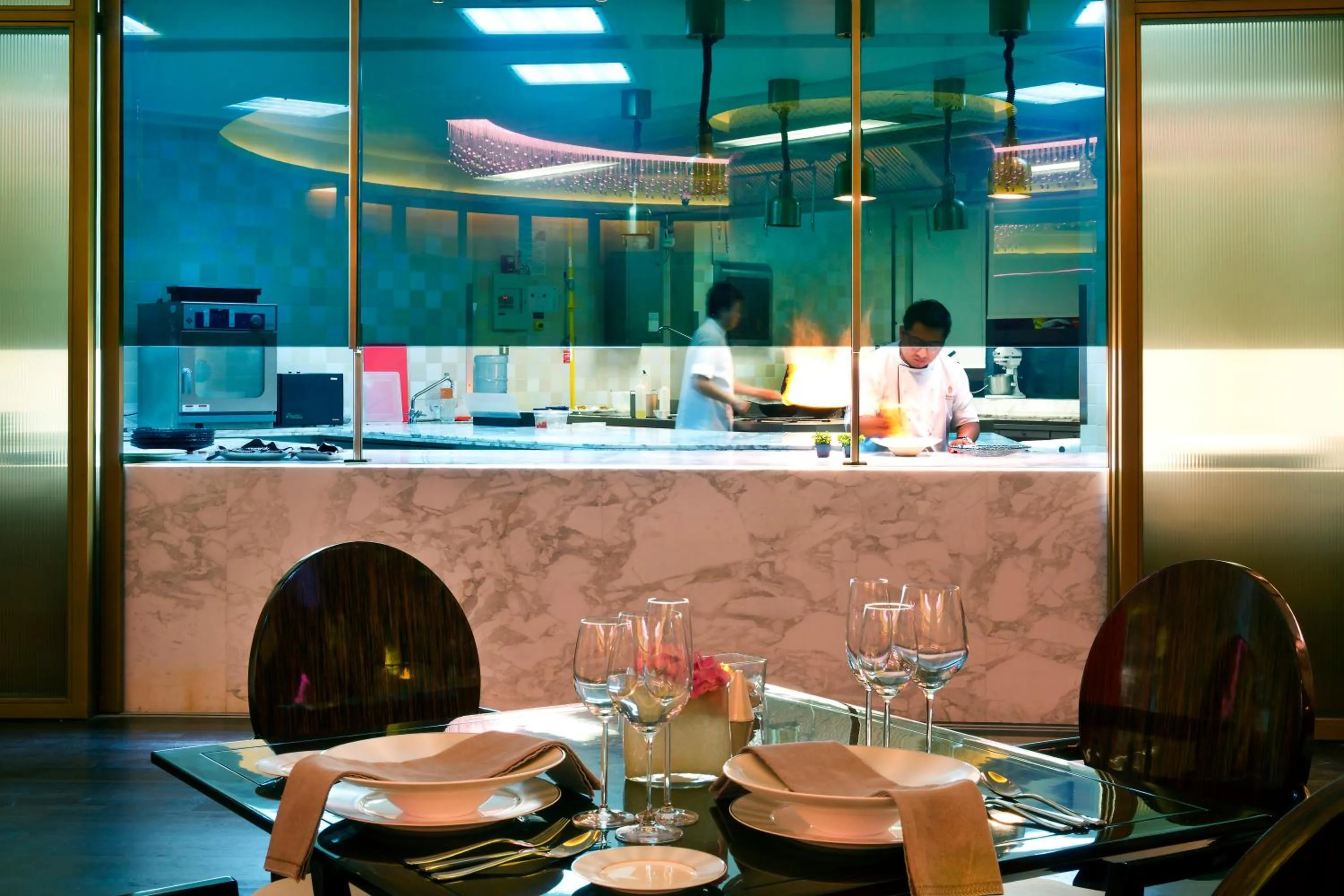 Restaurant/places to eat in Bab Al Qasr Residence