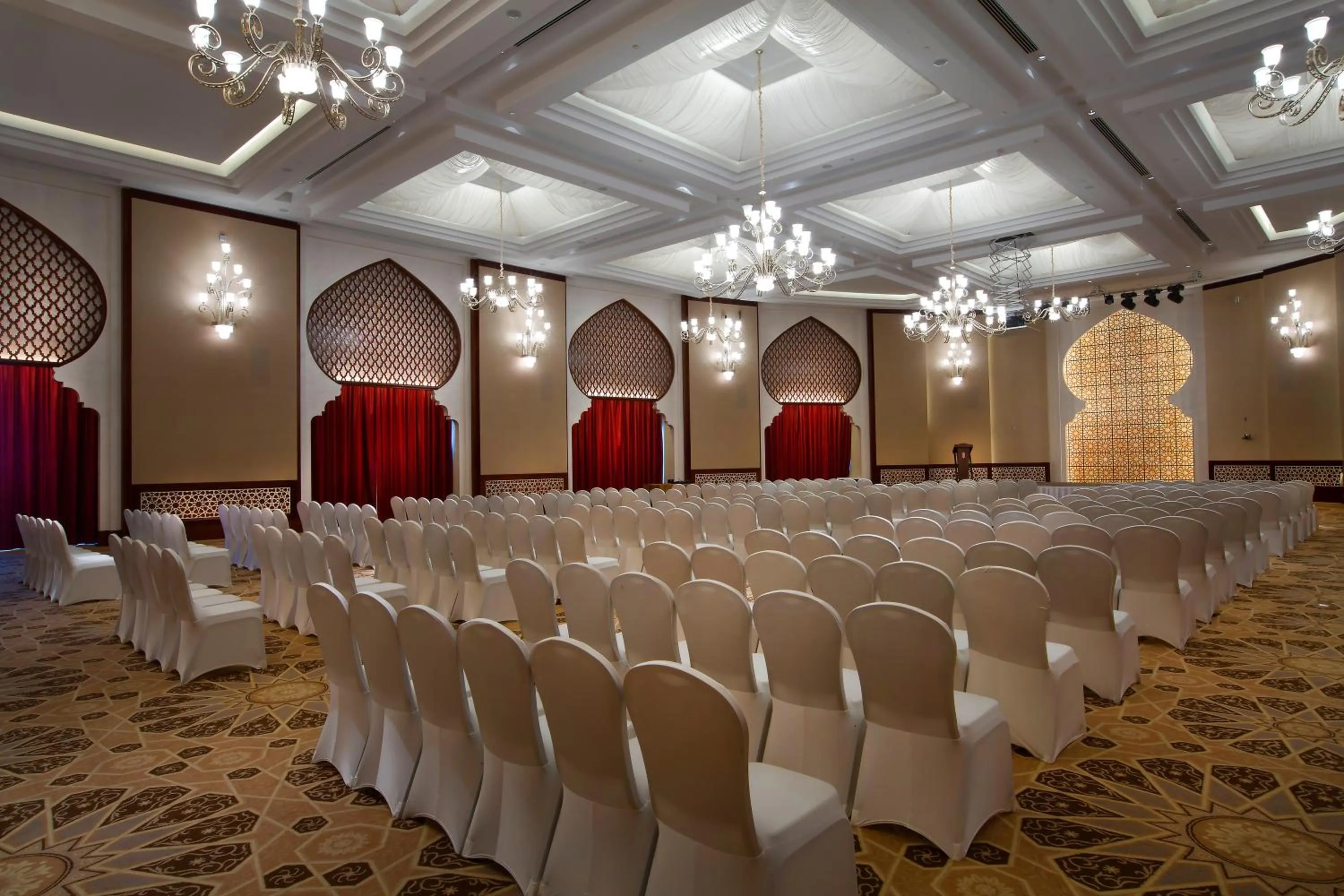 Business facilities in Bab Al Qasr Residence