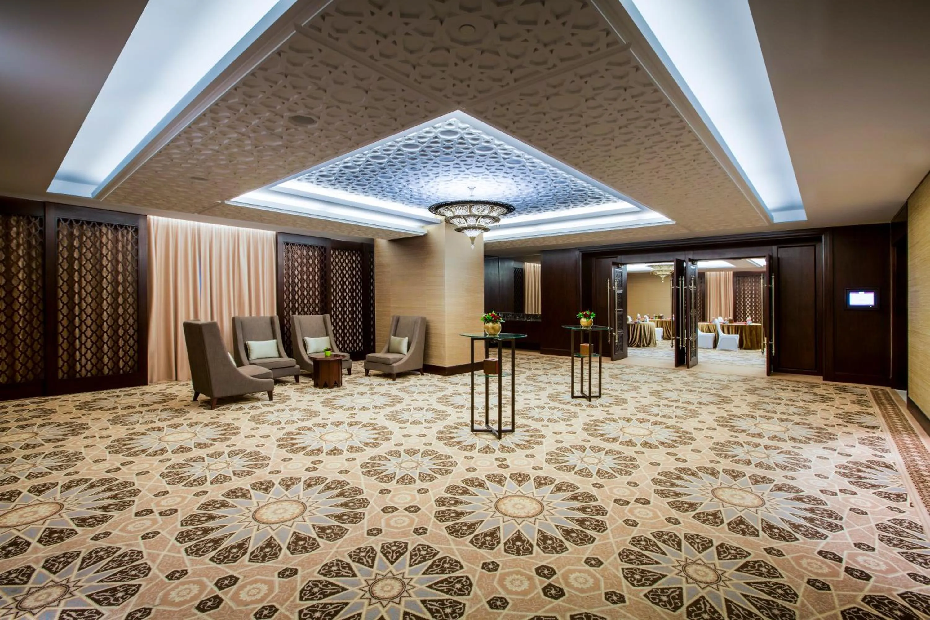Business facilities in Bab Al Qasr Residence
