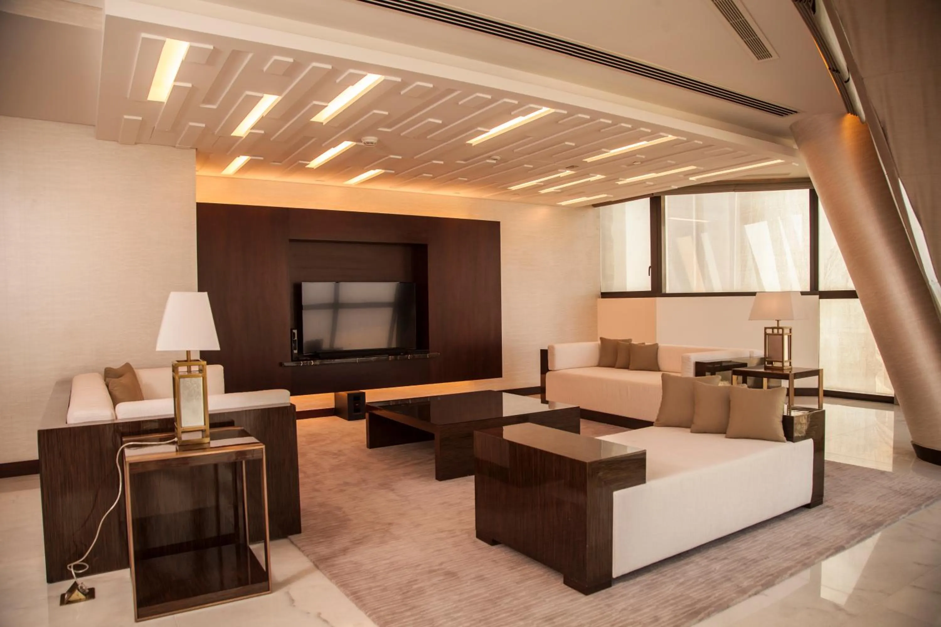 TV and multimedia in Bab Al Qasr Residence