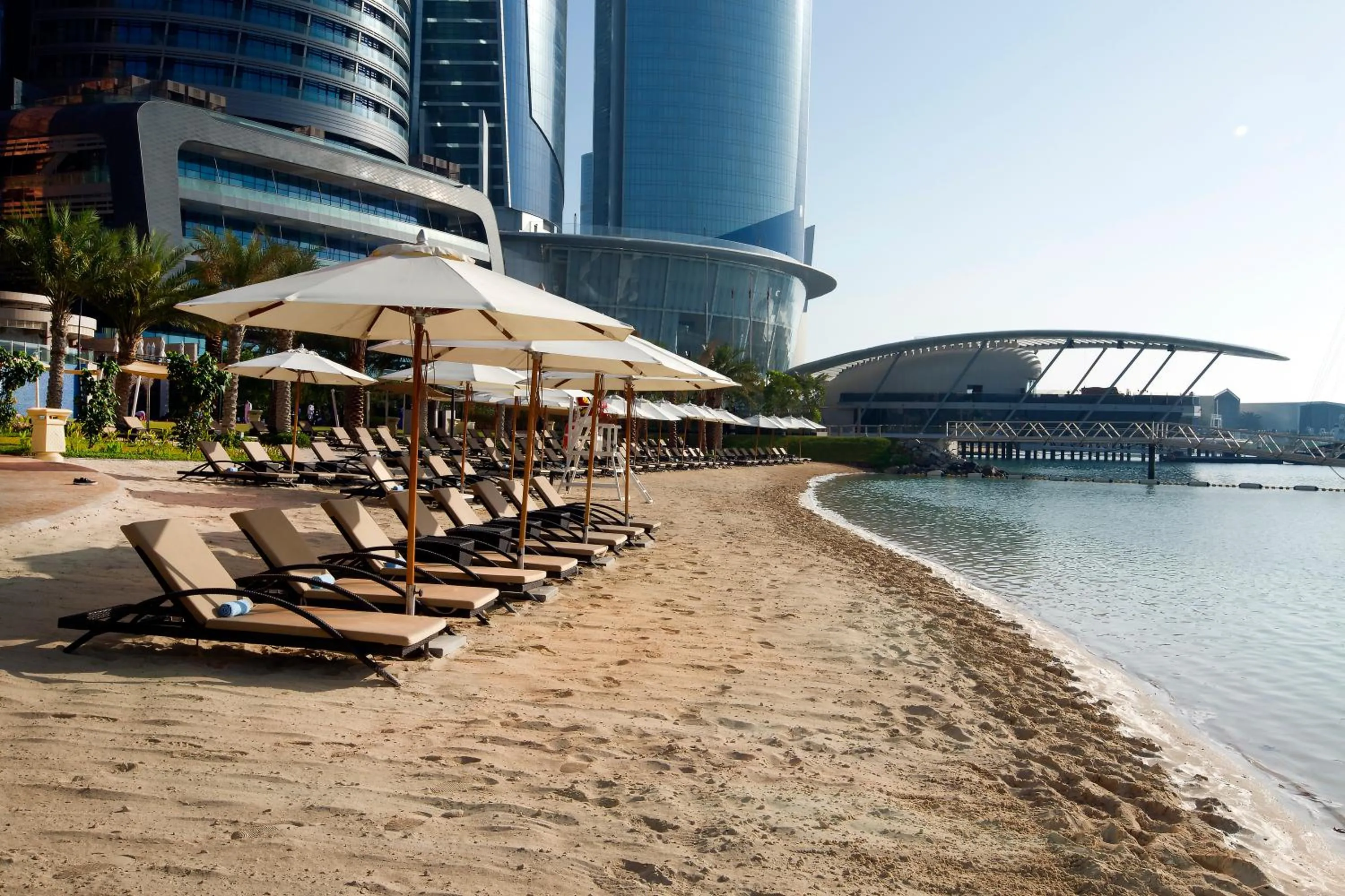 Restaurant/places to eat in Bab Al Qasr Residence