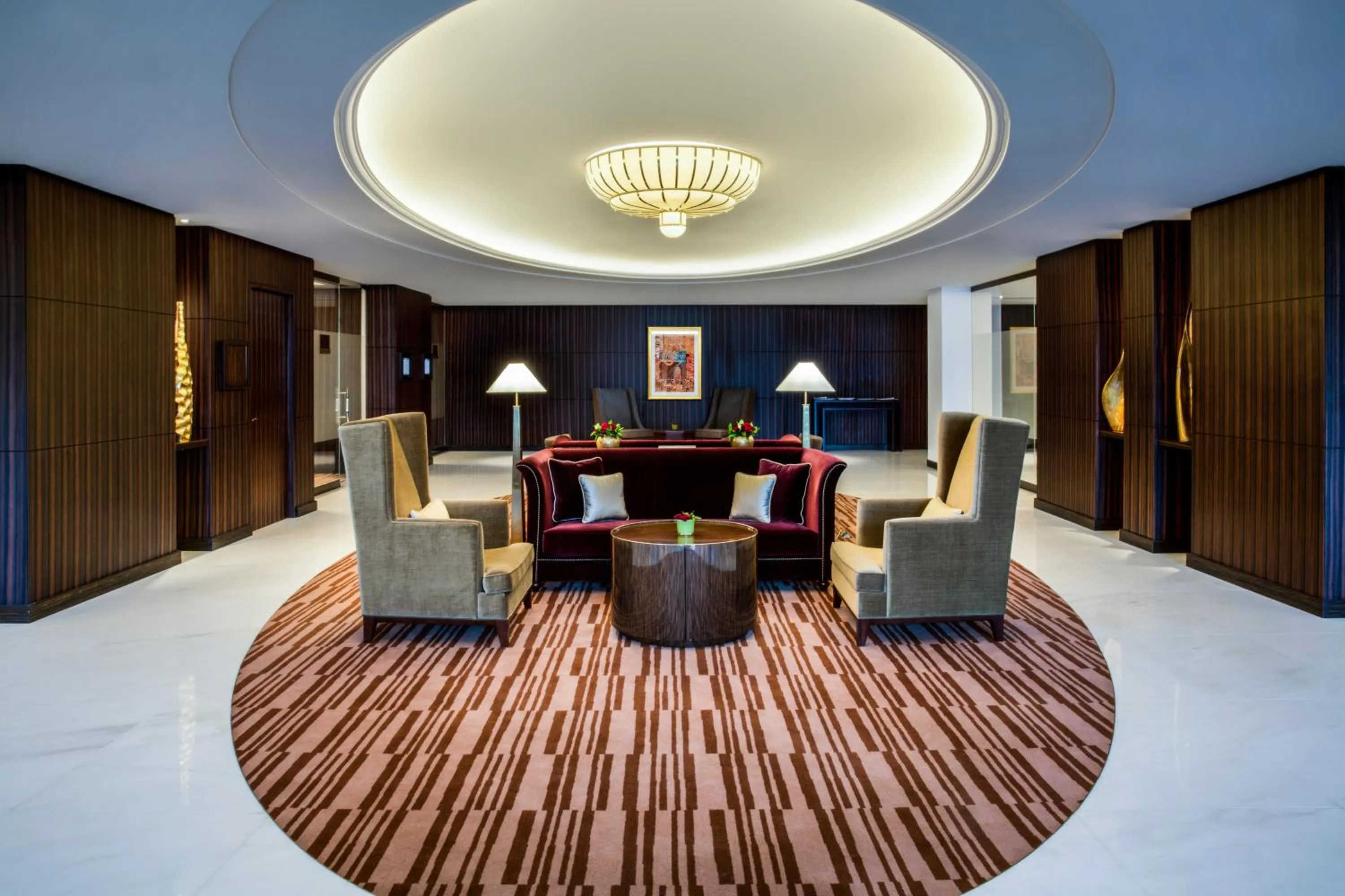 Restaurant/places to eat, Bed in Bab Al Qasr Residence