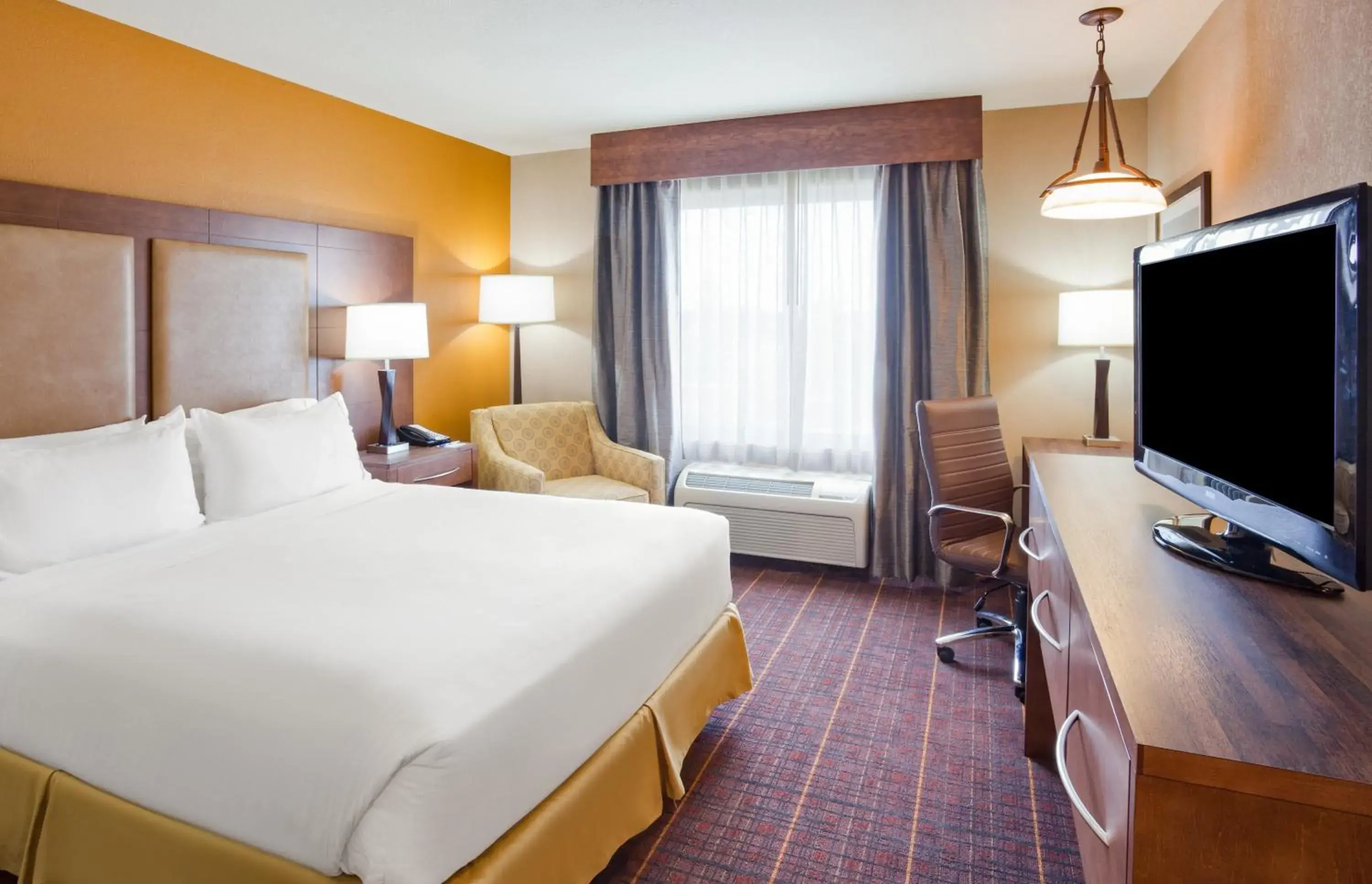 Photo of the whole room, Bed in Holiday Inn Express Hotel & Suites Brainerd-Baxter by IHG Photo of the whole room, Bed in Holiday Inn Express Hotel & Suites Brainerd-Baxter by IHG