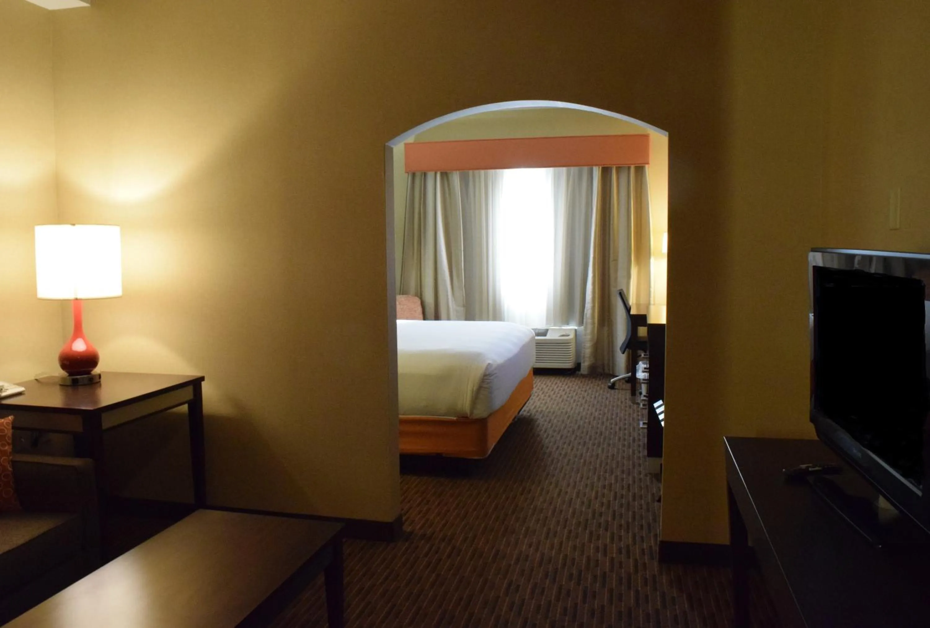 Photo of the whole room, Bed in Holiday Inn Express Hotel & Suites Watertown - Thousand Islands by IHG