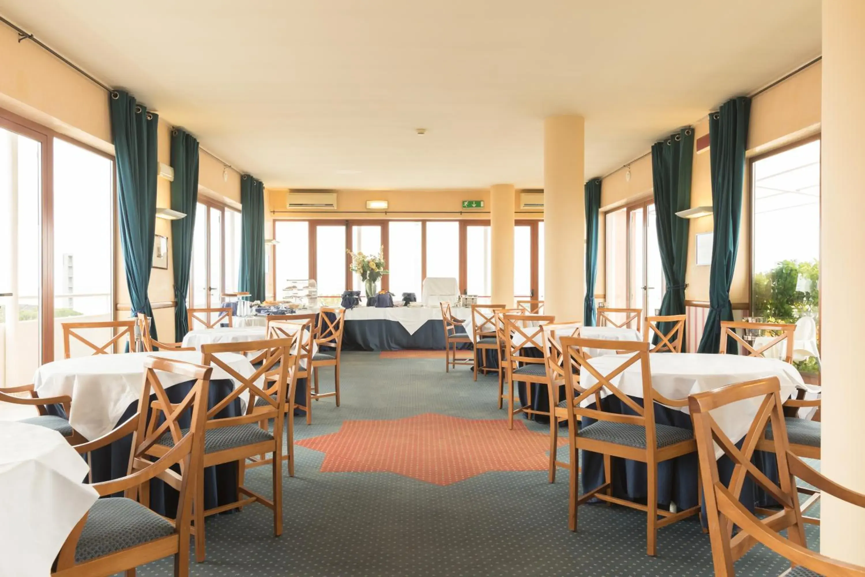 Restaurant/places to eat, Bed in Hotel La Baia Restaurant/places to eat, Bed in Hotel La Baia