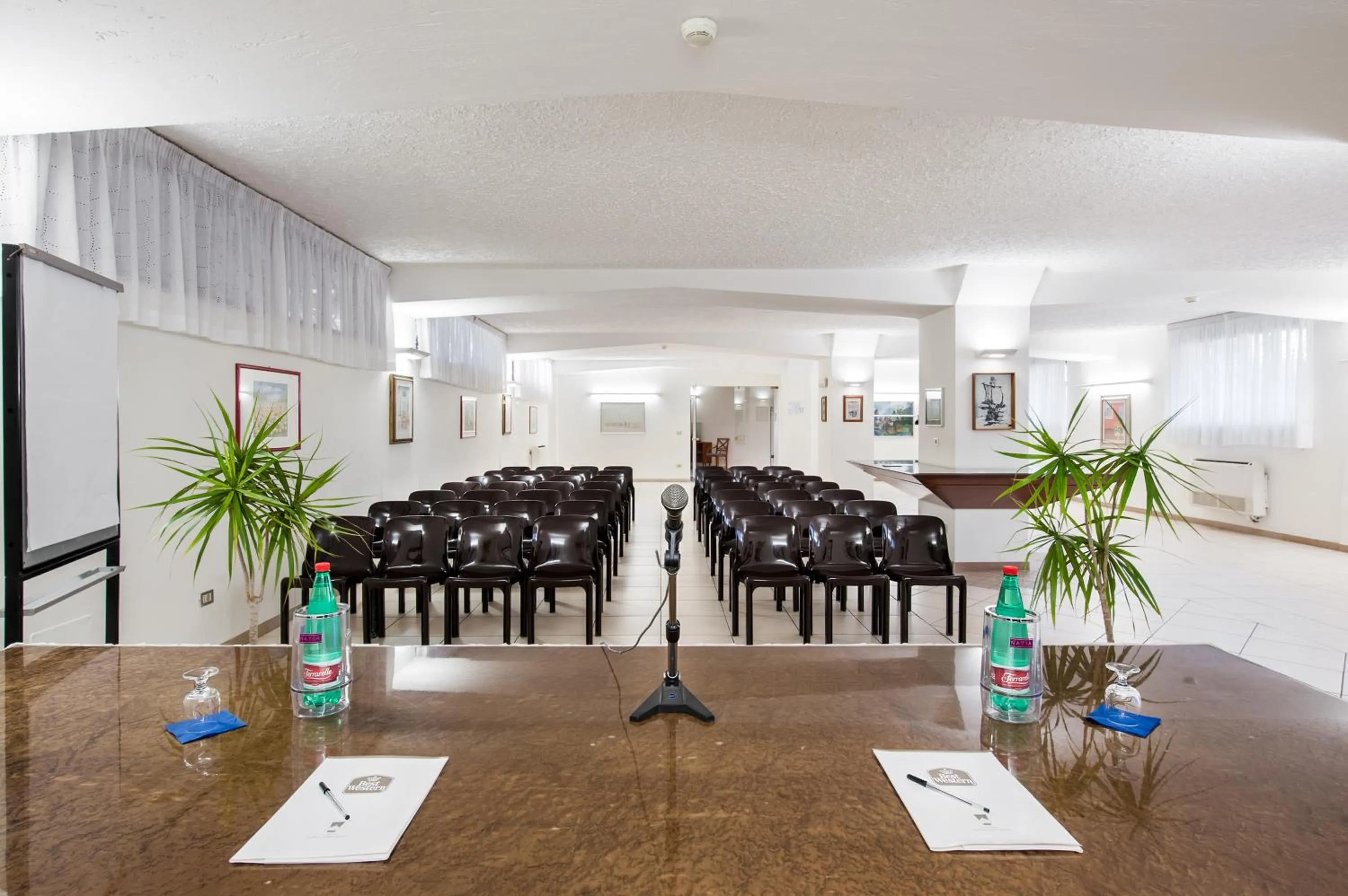 Business facilities in Hotel La Baia