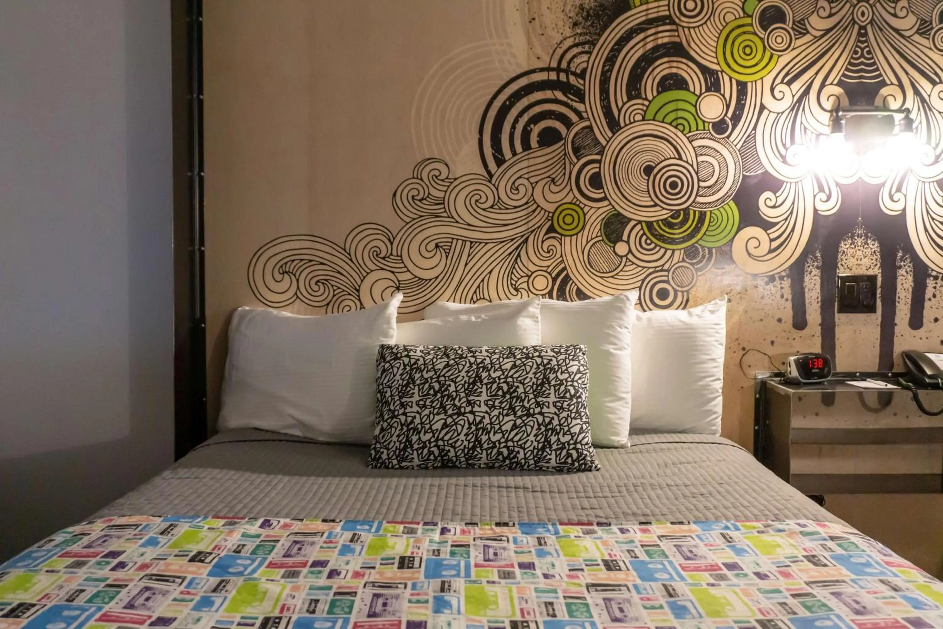 Photo of the whole room, Bed in Downtown Phoenix Hotel