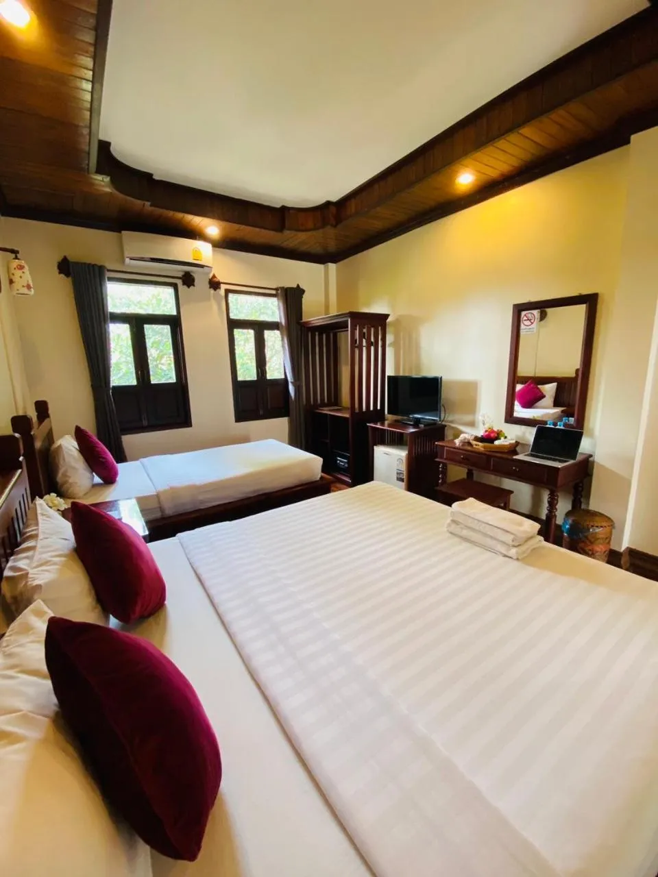 Photo of the whole room, Bed in Luang Prabang Maison Vongprachan & Travel