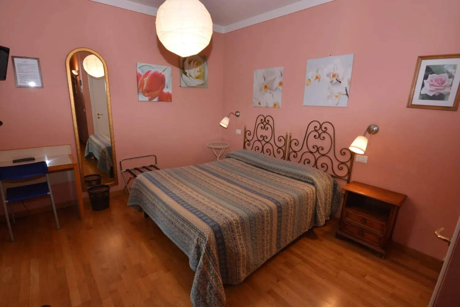Photo of the whole room, Bed in Albergo Casa Al Sole