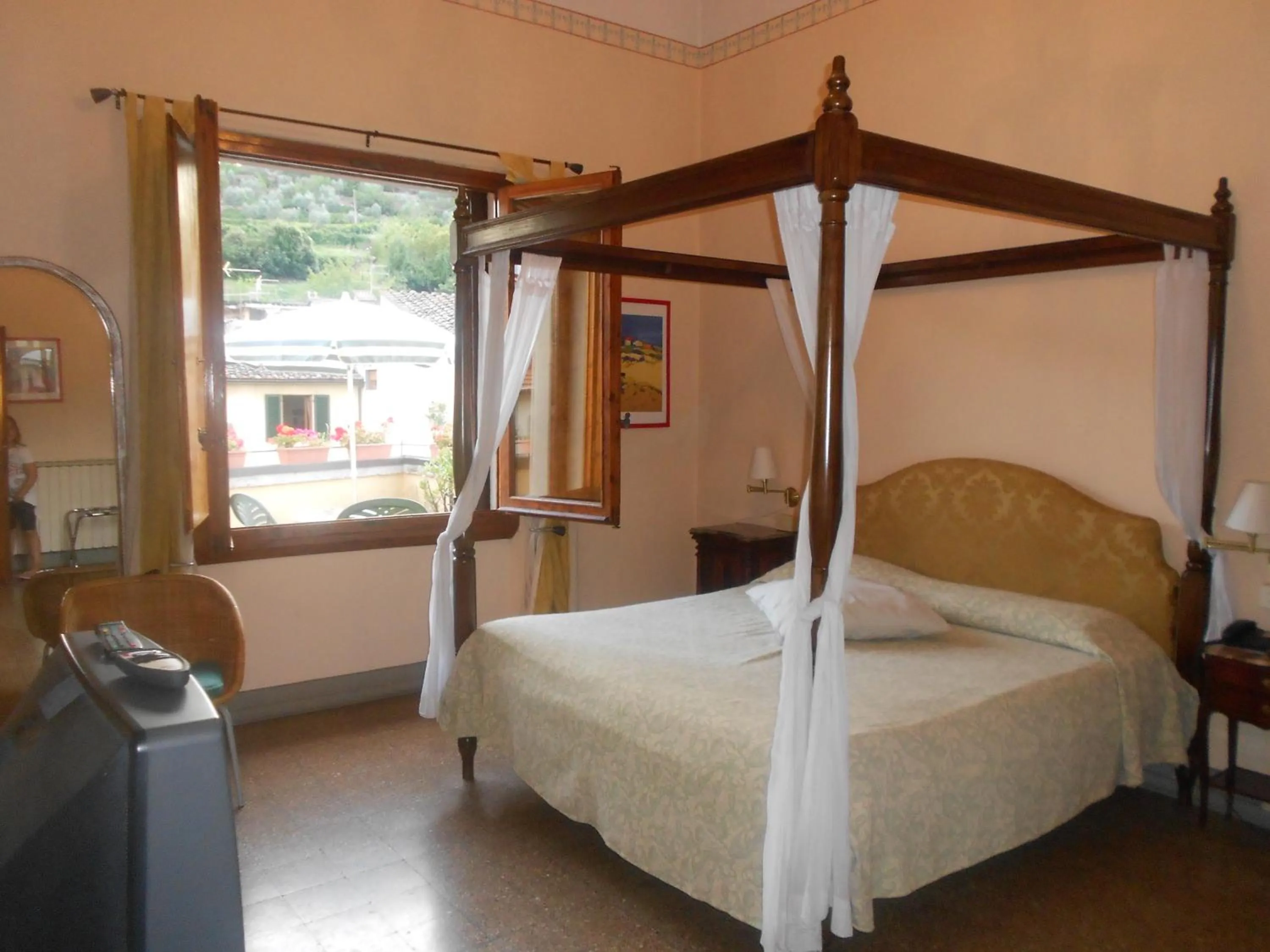 Decorative detail, Bed in Albergo Casa Al Sole