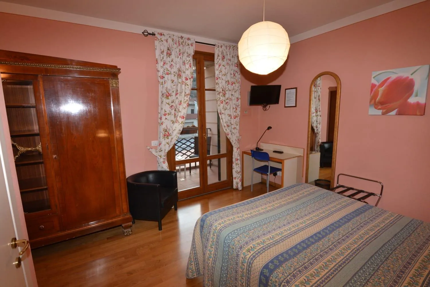 Photo of the whole room, Bed in Albergo Casa Al Sole