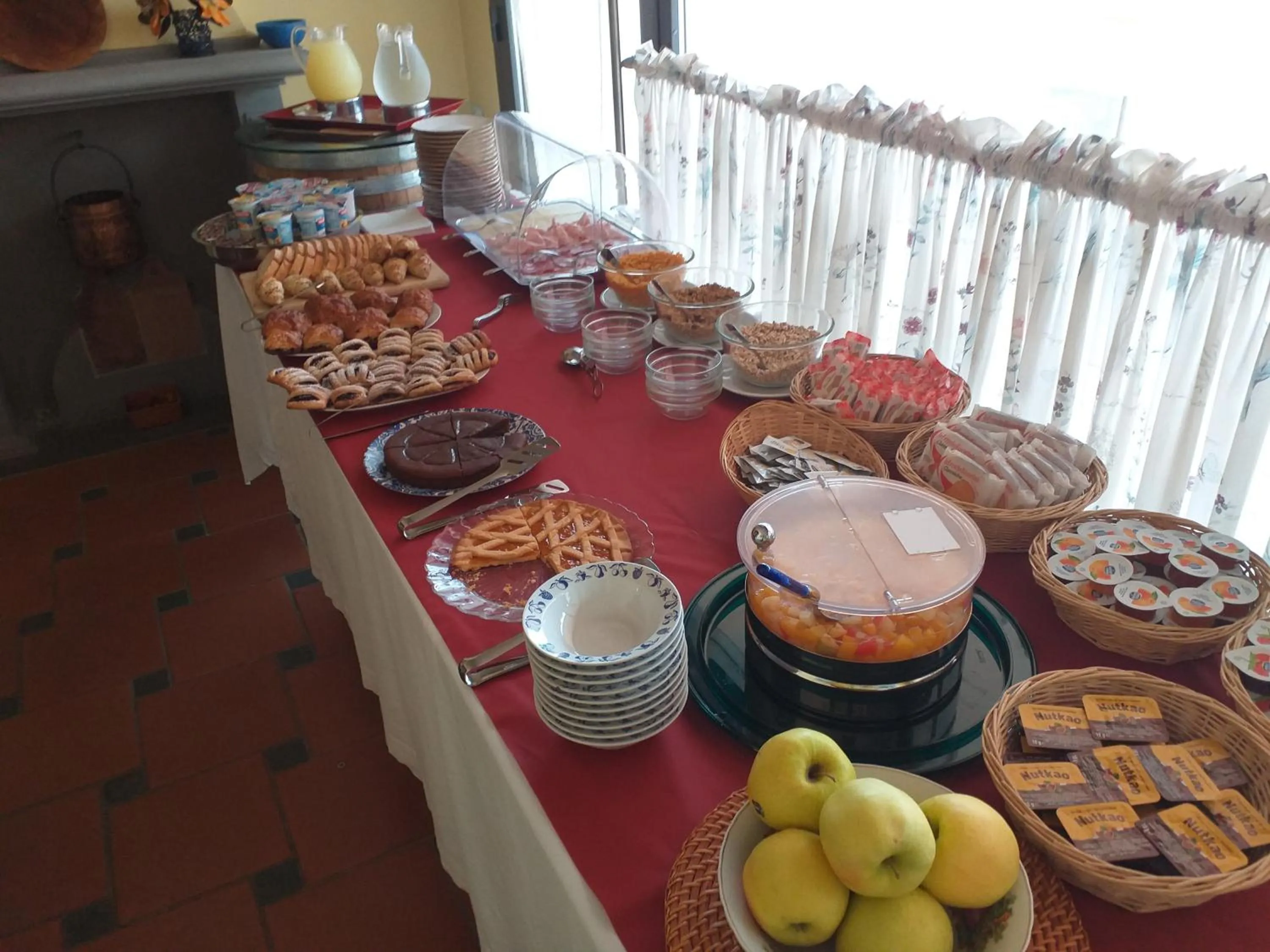 Buffet breakfast in Albergo Casa Al Sole