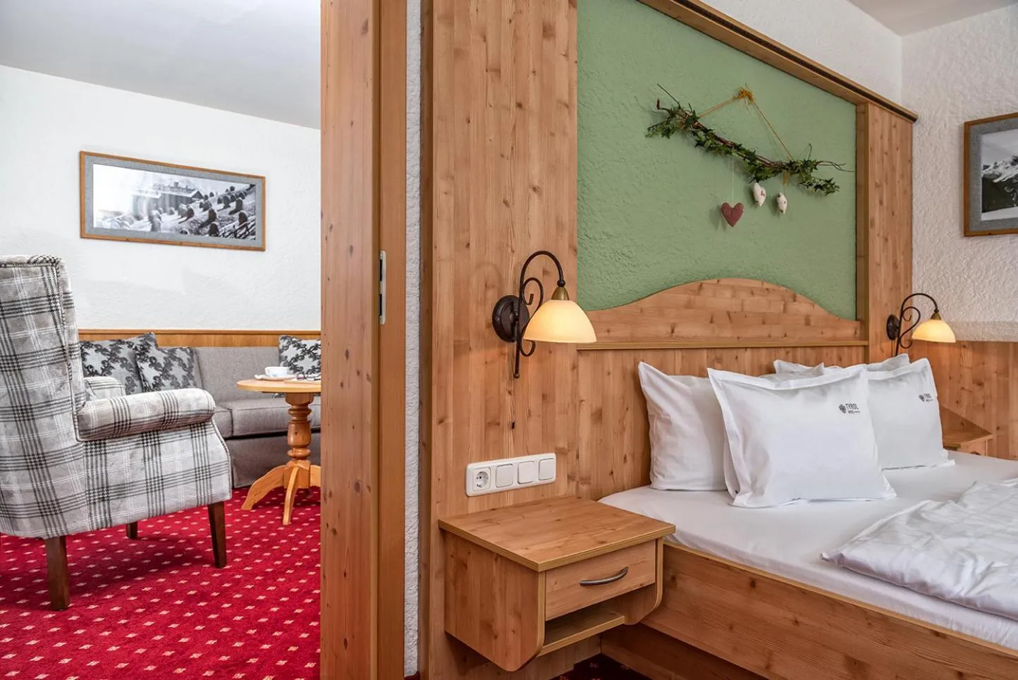 Living room, Bed in Hotel Tyrol - Oberstaufen PLUS Partner