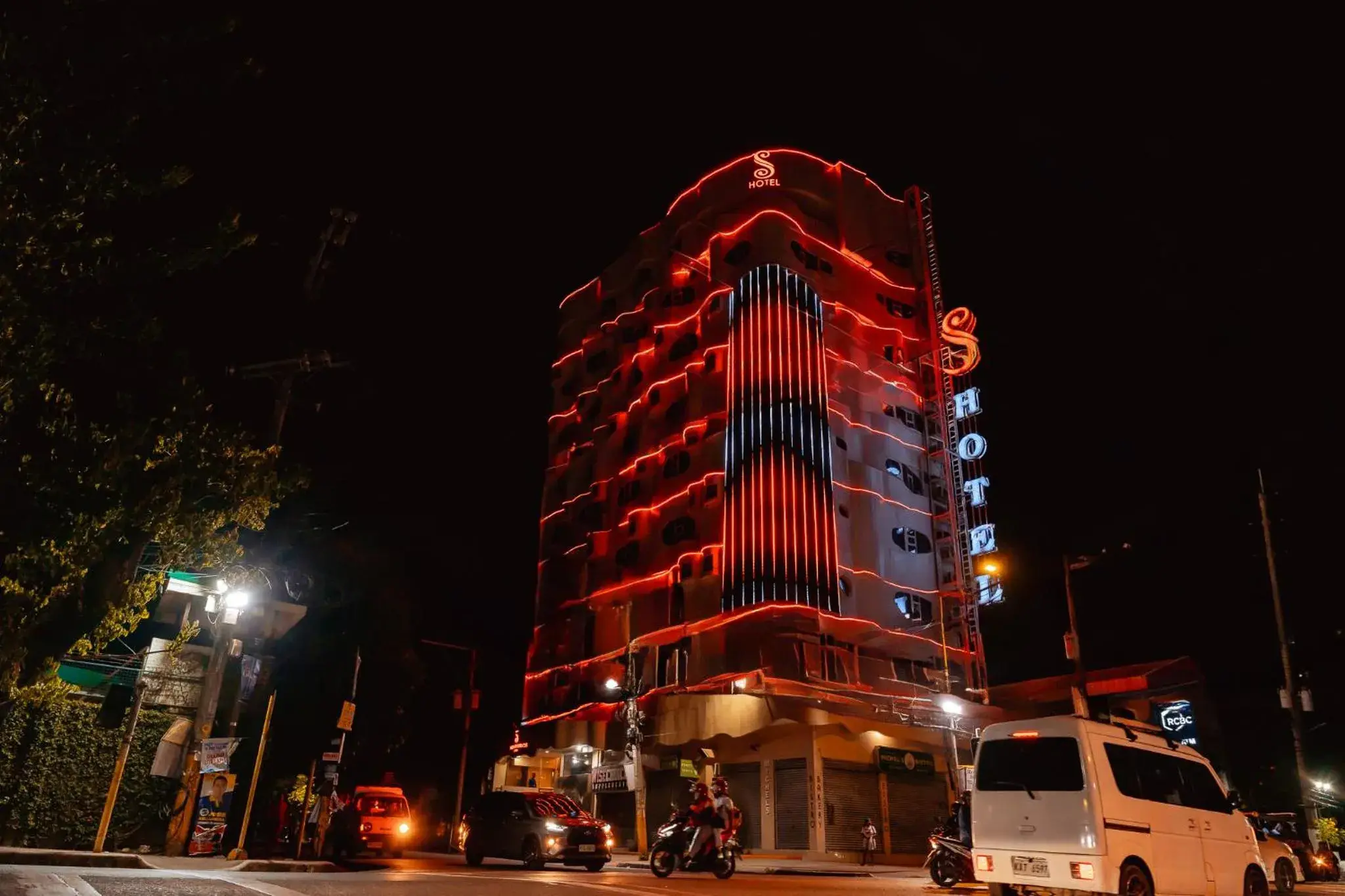 Property building in S Hotel & Residences Property building in S Hotel & Residences