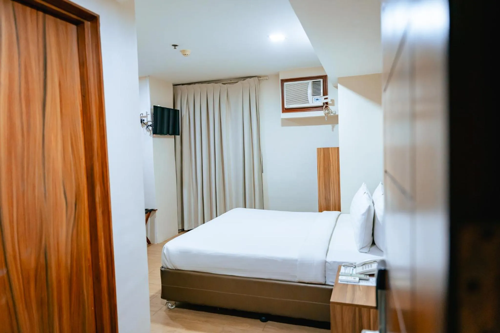 Bed in S Hotel & Residences