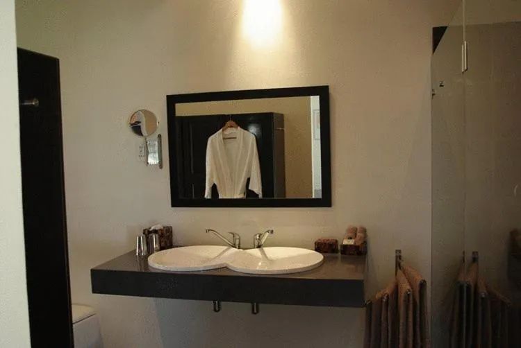 Bathroom in KaapsePracht Bed & Breakfast