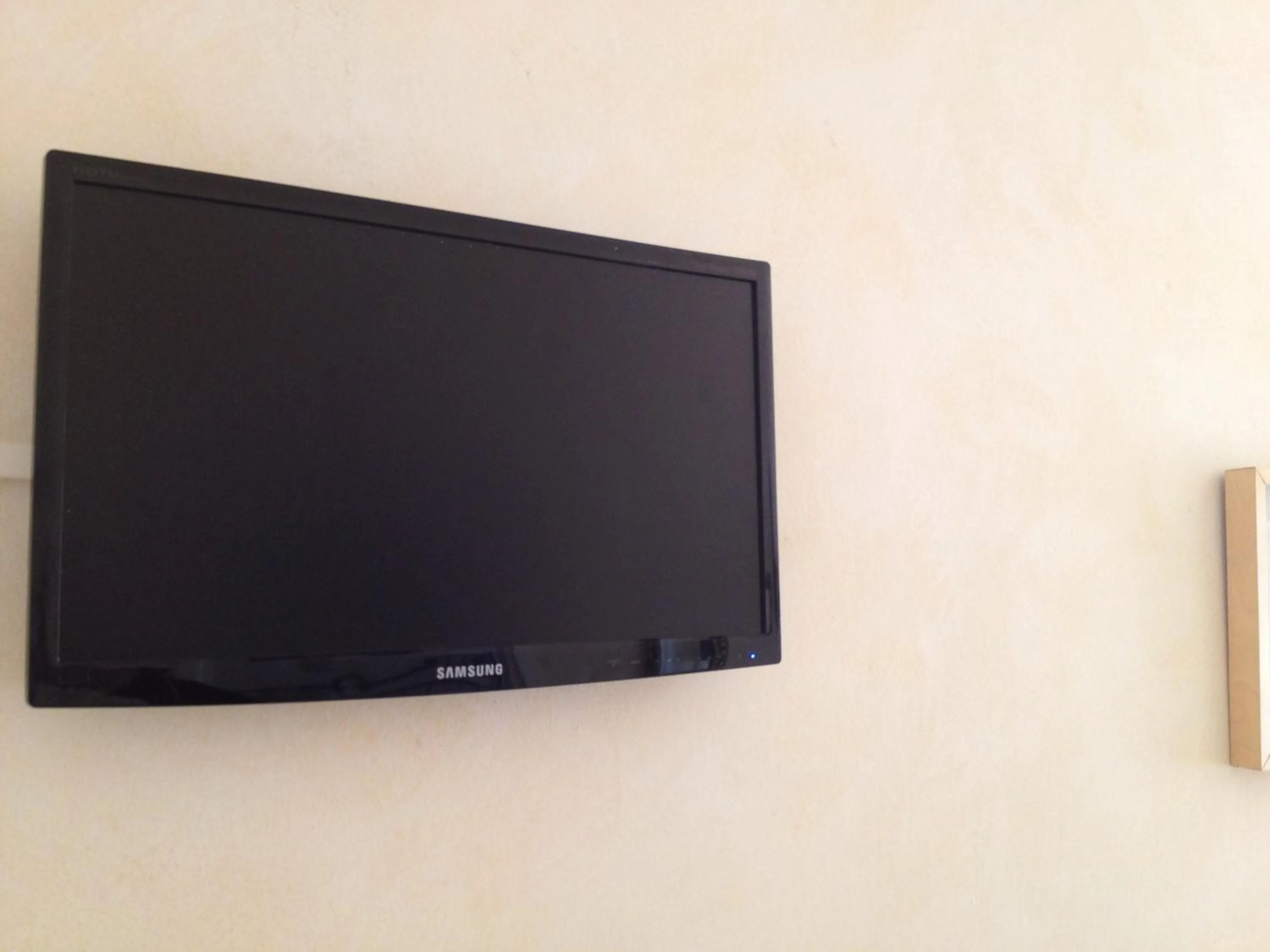 TV and multimedia in Juliet Room