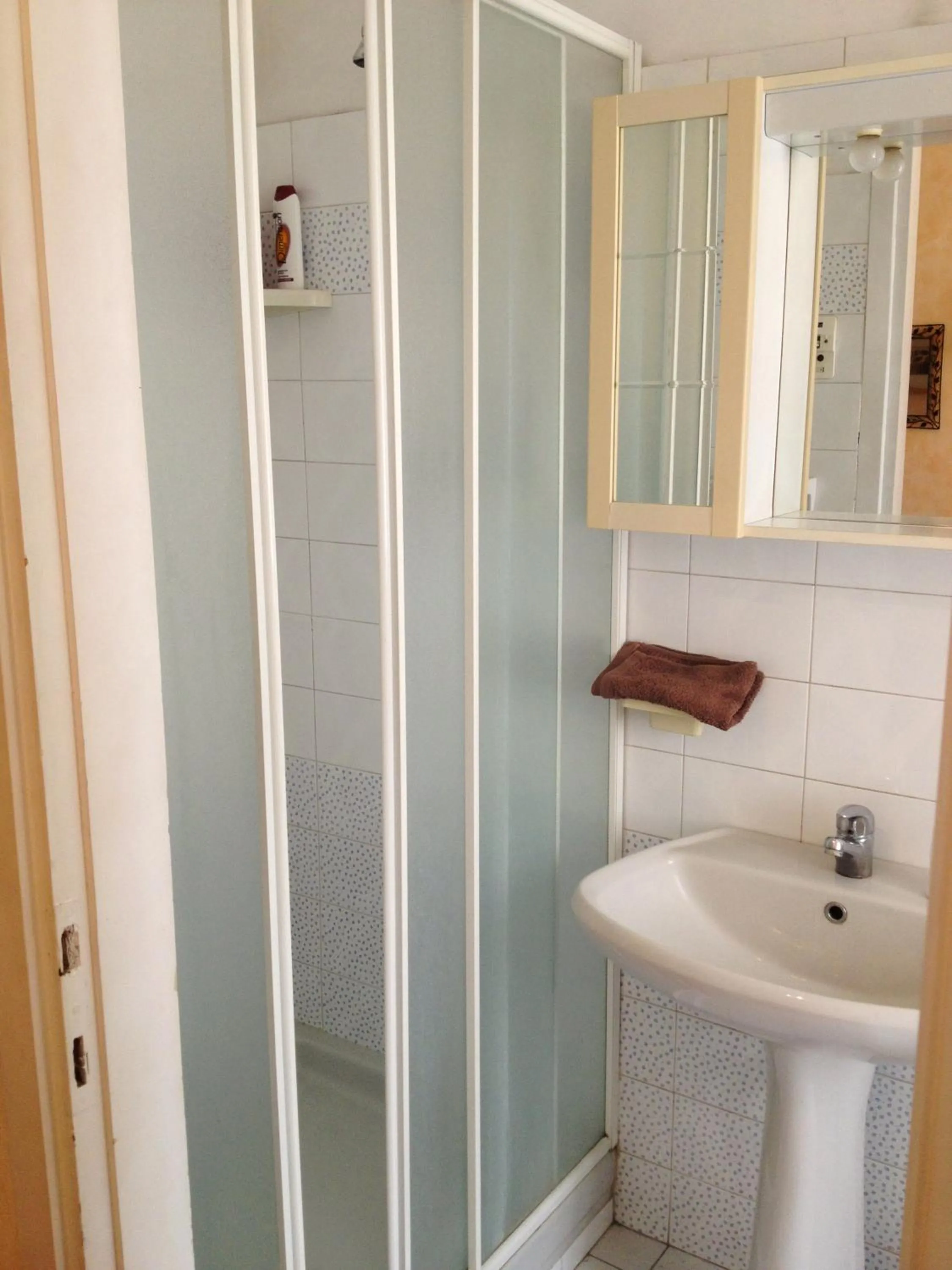 Shower in Juliet Room