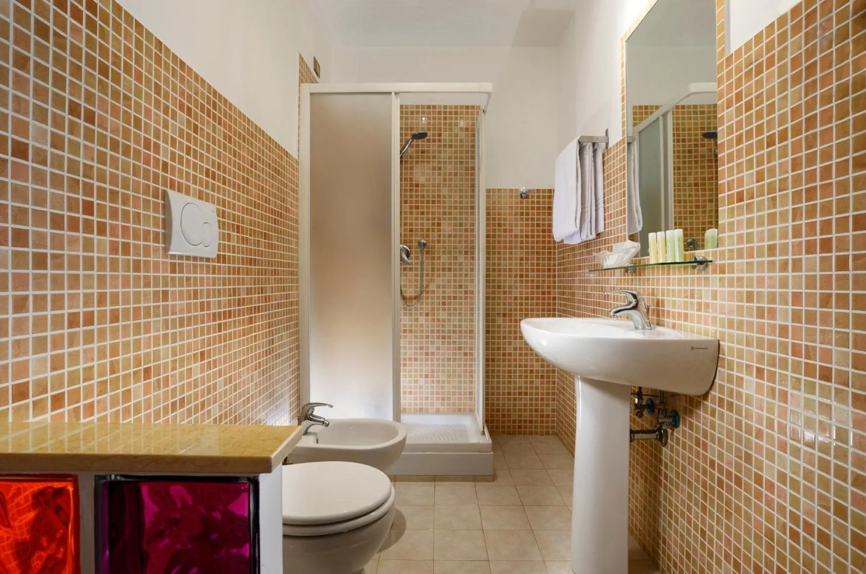 Shower in AlbaDomus Affittacamere o GuestHouse