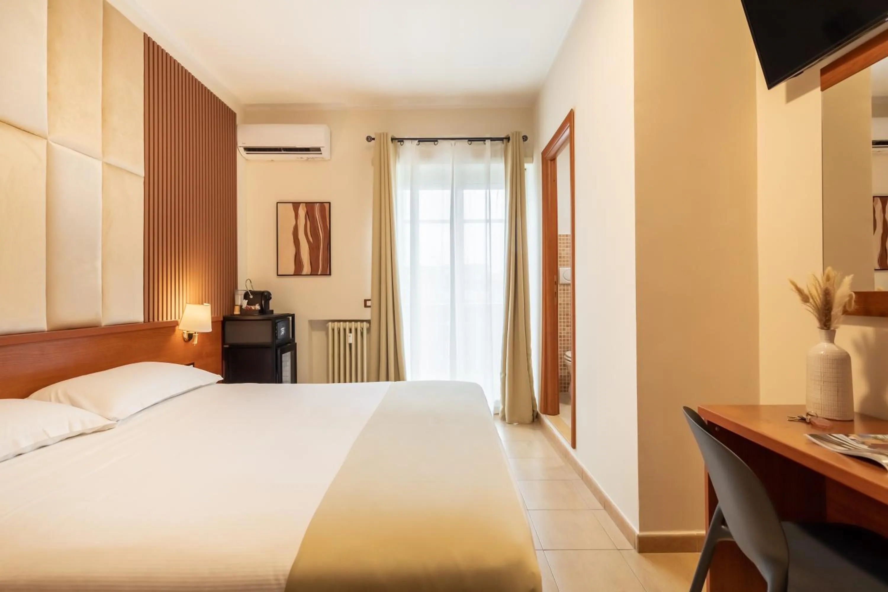 hair dresser, Bed in AlbaDomus Affittacamere o GuestHouse