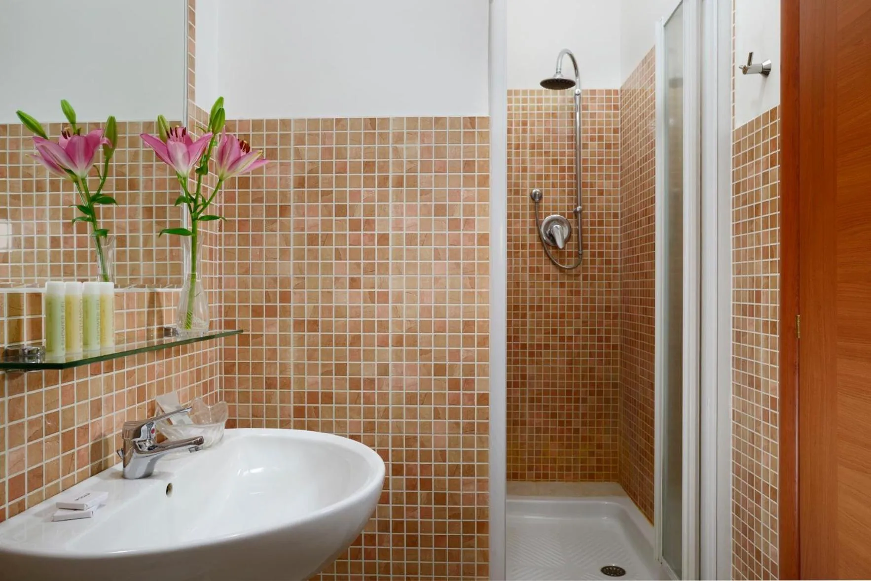 Bathroom in AlbaDomus Affittacamere o GuestHouse