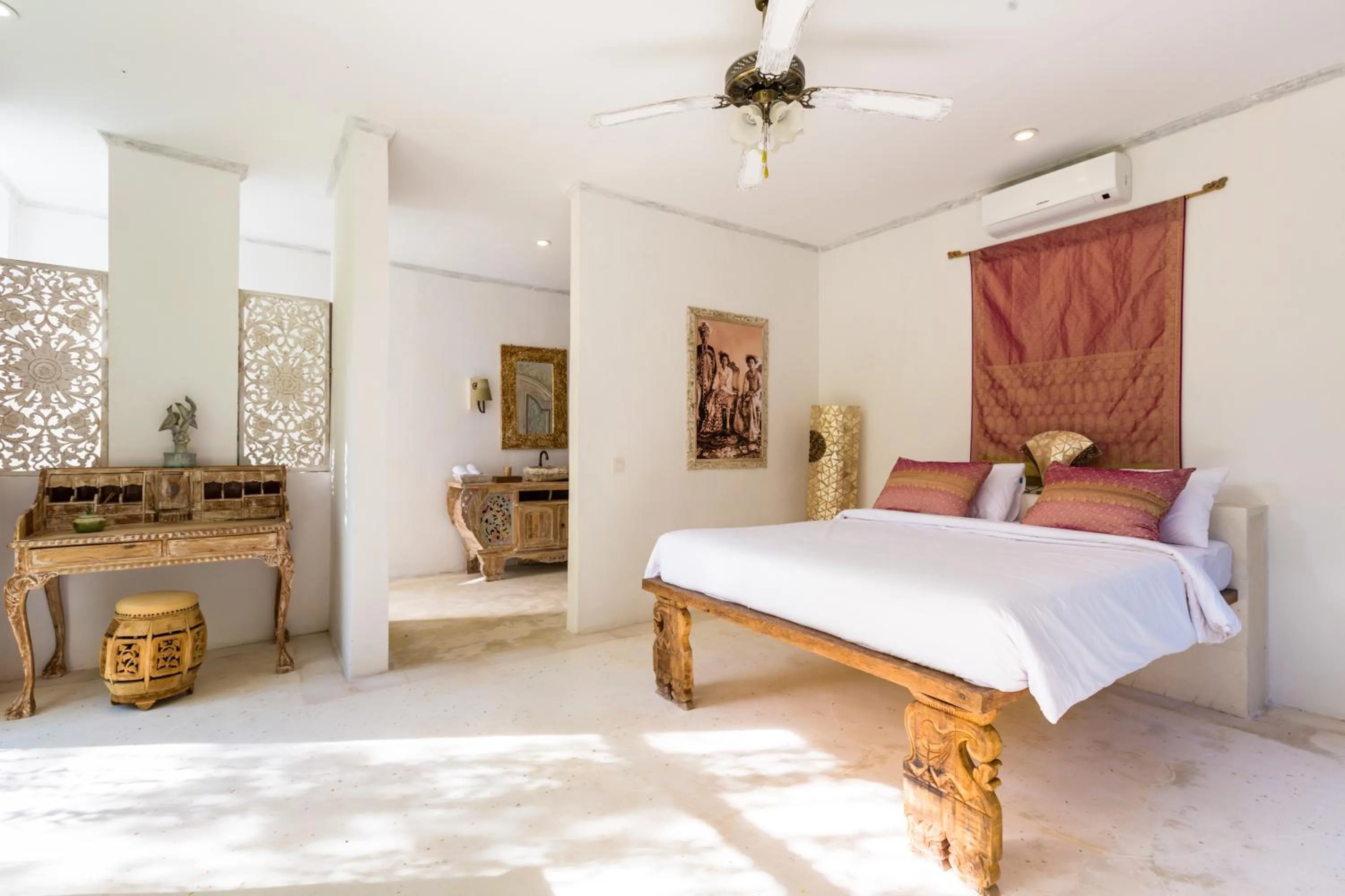Photo of the whole room, Bed in BoHo Bingin Beach Bali