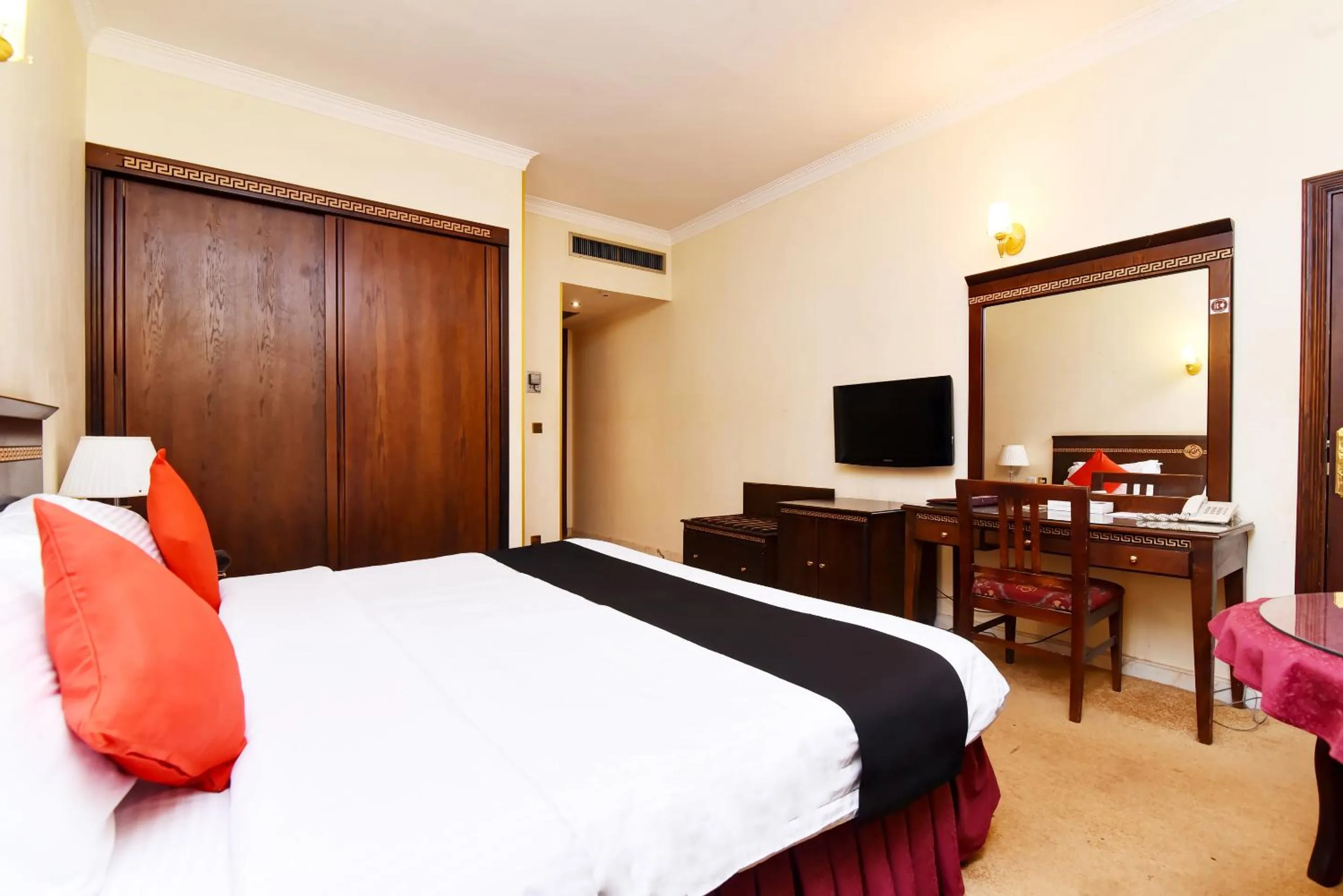 Bedroom in Capital O 419 Al Safeer Hotel