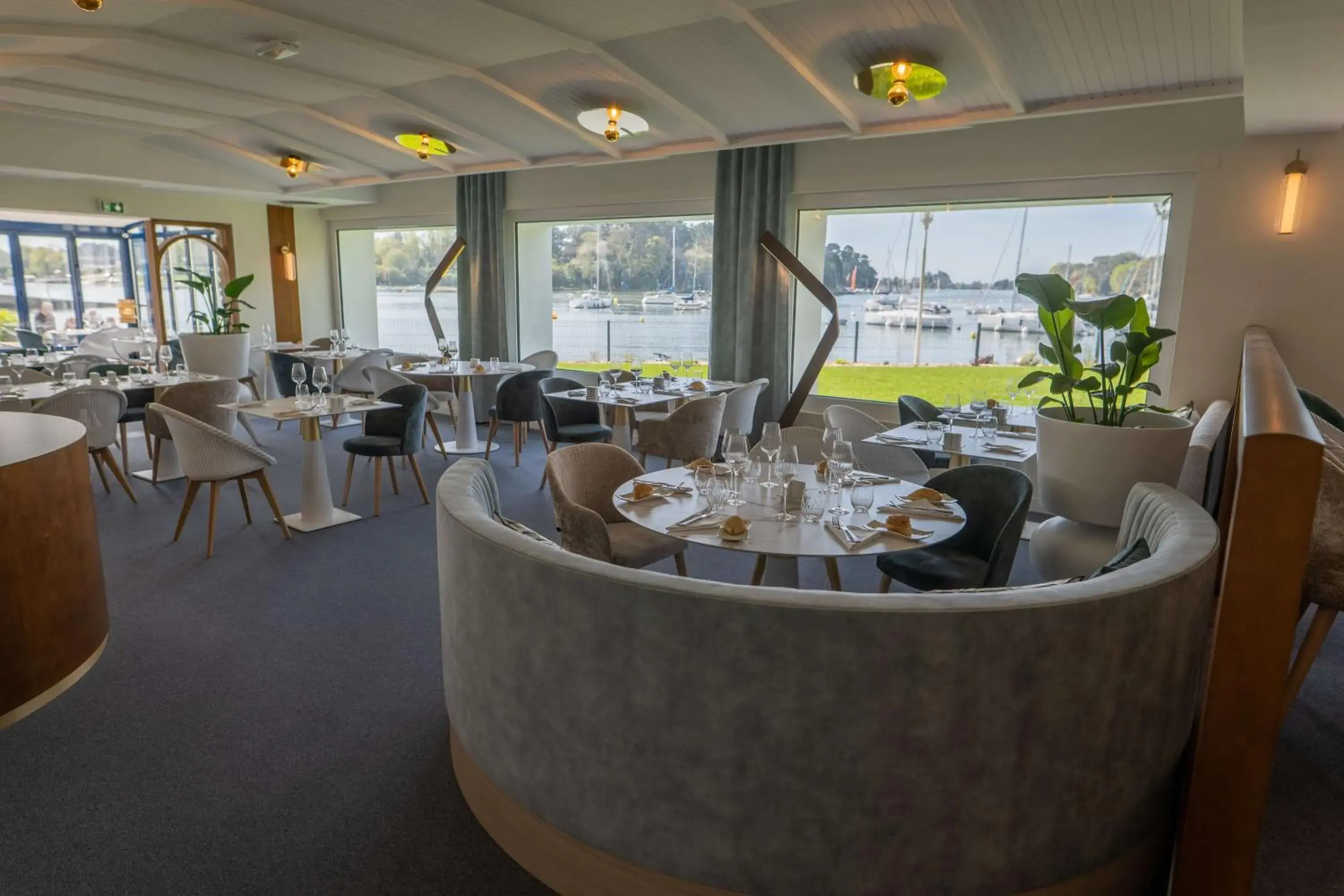 Restaurant/places to eat in Best Western Plus Le Roof Vannes Bord de Mer Restaurant/places to eat in Best Western Plus Le Roof Vannes Bord de Mer