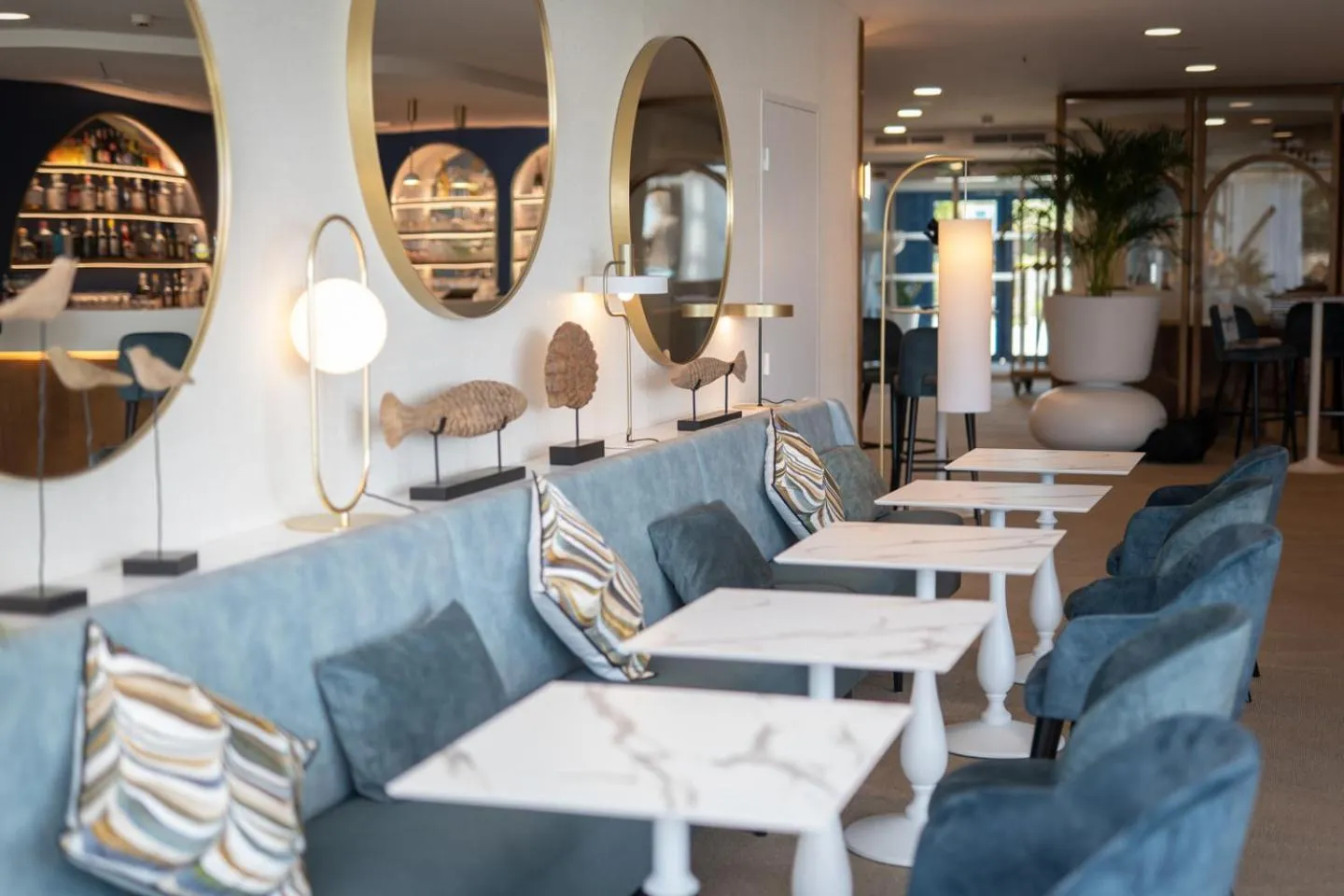 Seating area in Best Western Plus Le Roof Vannes Bord de Mer