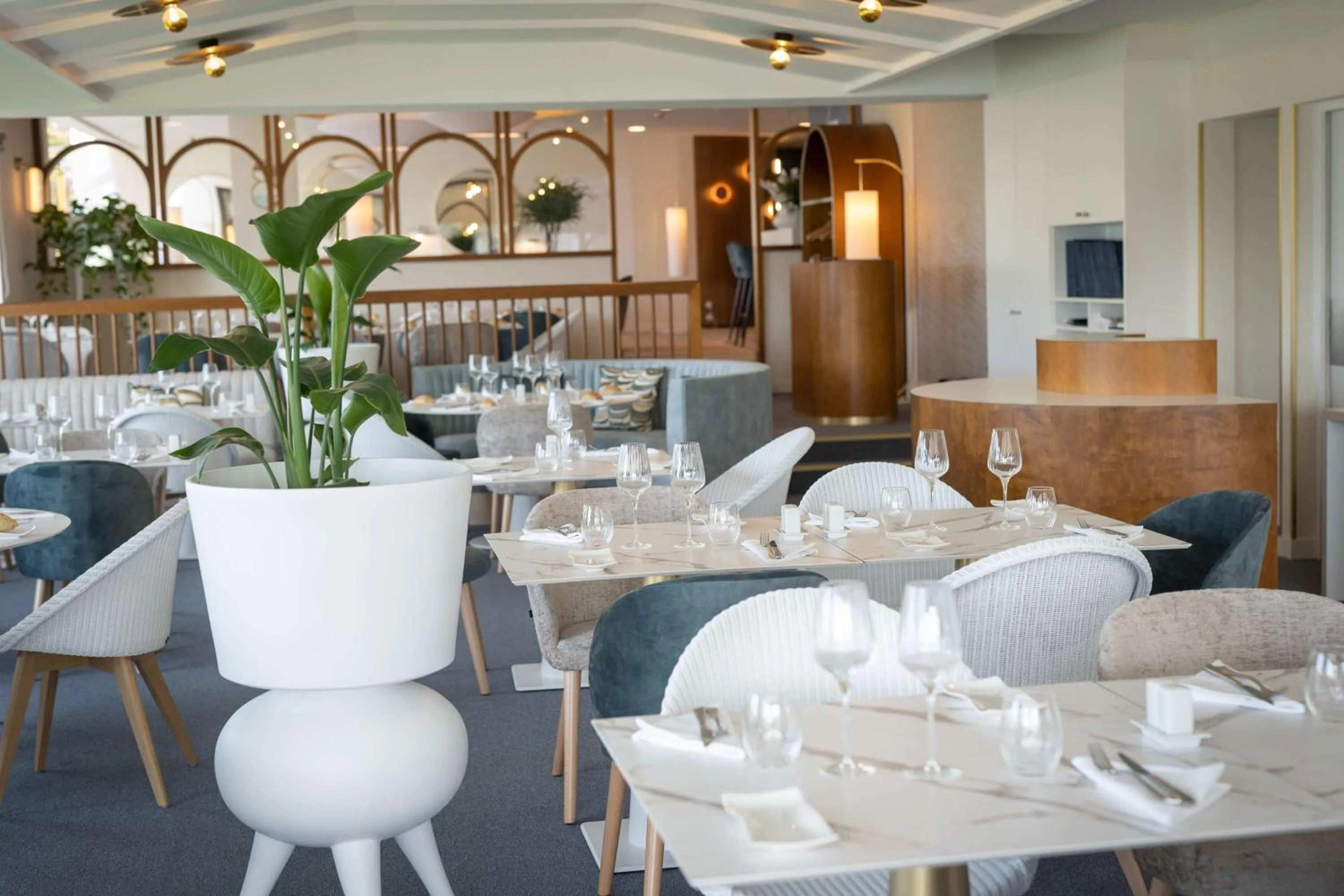 Restaurant/places to eat in Best Western Plus Le Roof Vannes Bord de Mer