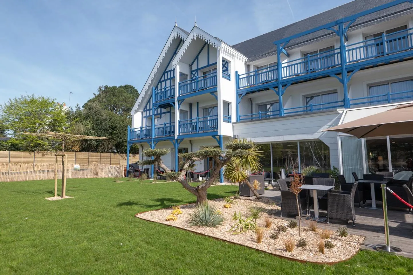 Facade/entrance in Best Western Plus Le Roof Vannes Bord de Mer