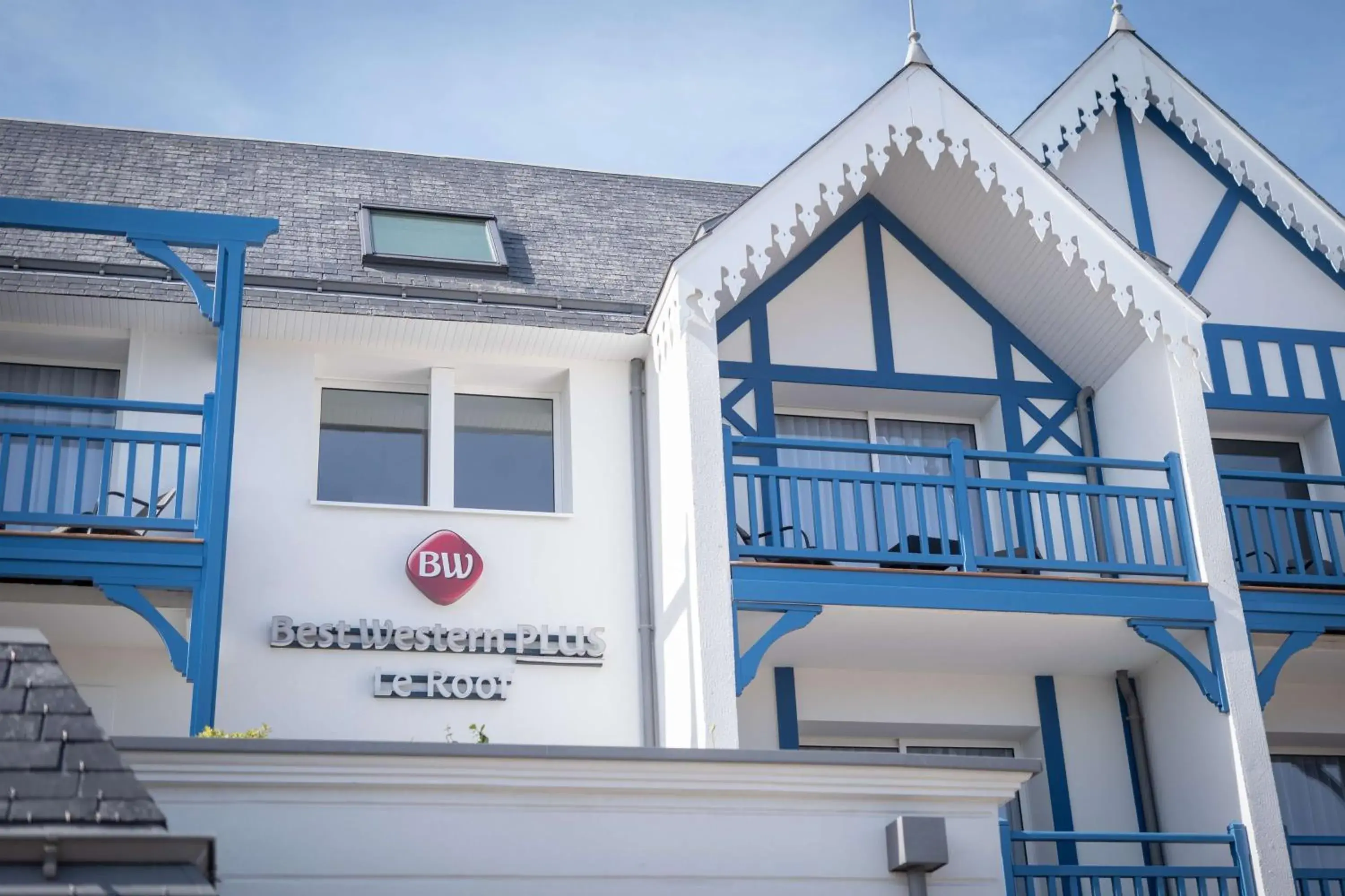 Property building in Best Western Plus Le Roof Vannes Bord de Mer Property building in Best Western Plus Le Roof Vannes Bord de Mer