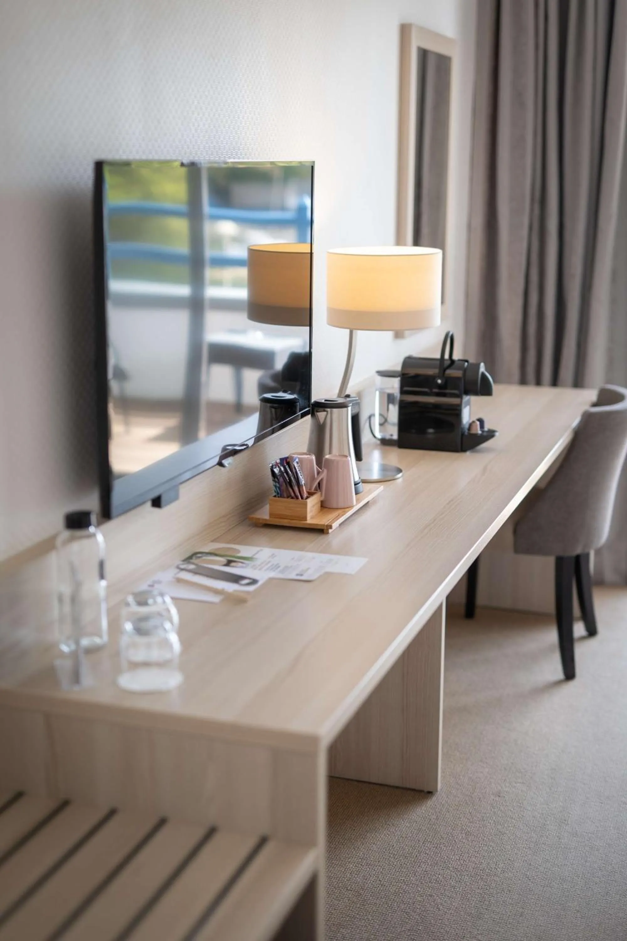 Photo of the whole room in Best Western Plus Le Roof Vannes Bord de Mer