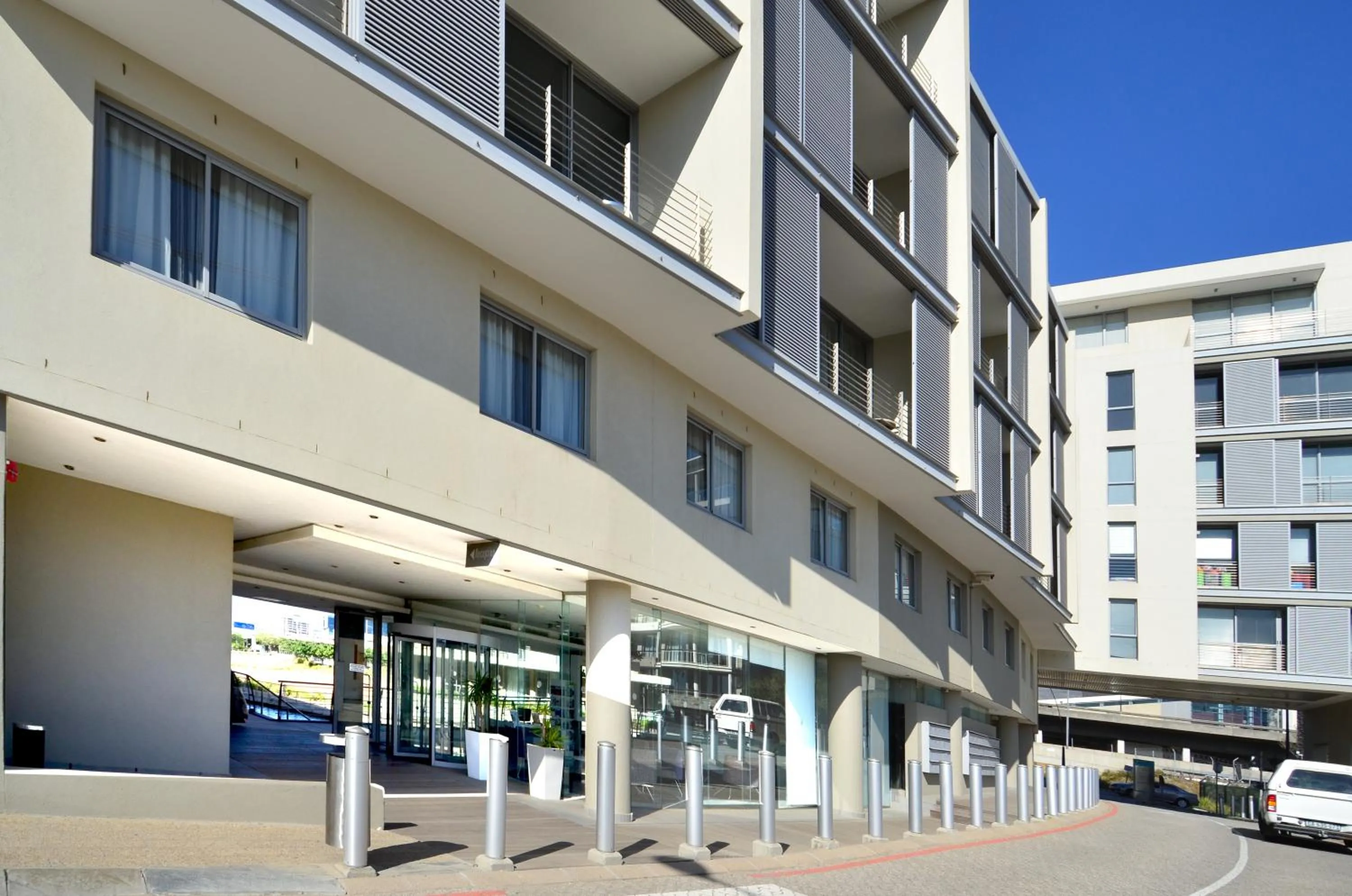 Facade/entrance in 214 Harbour Bridge