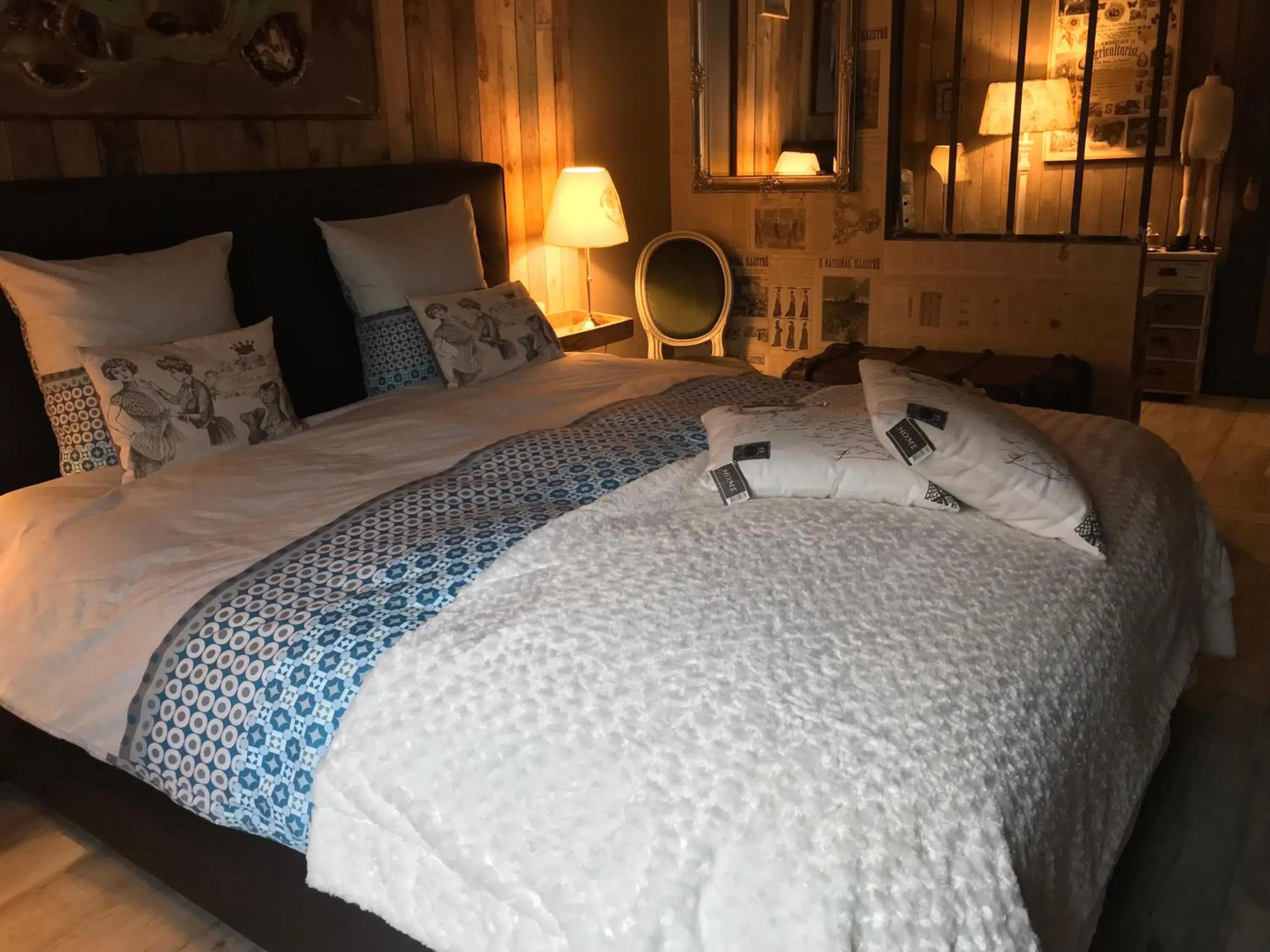 Decorative detail, Bed in Le Relais de Chassepierre