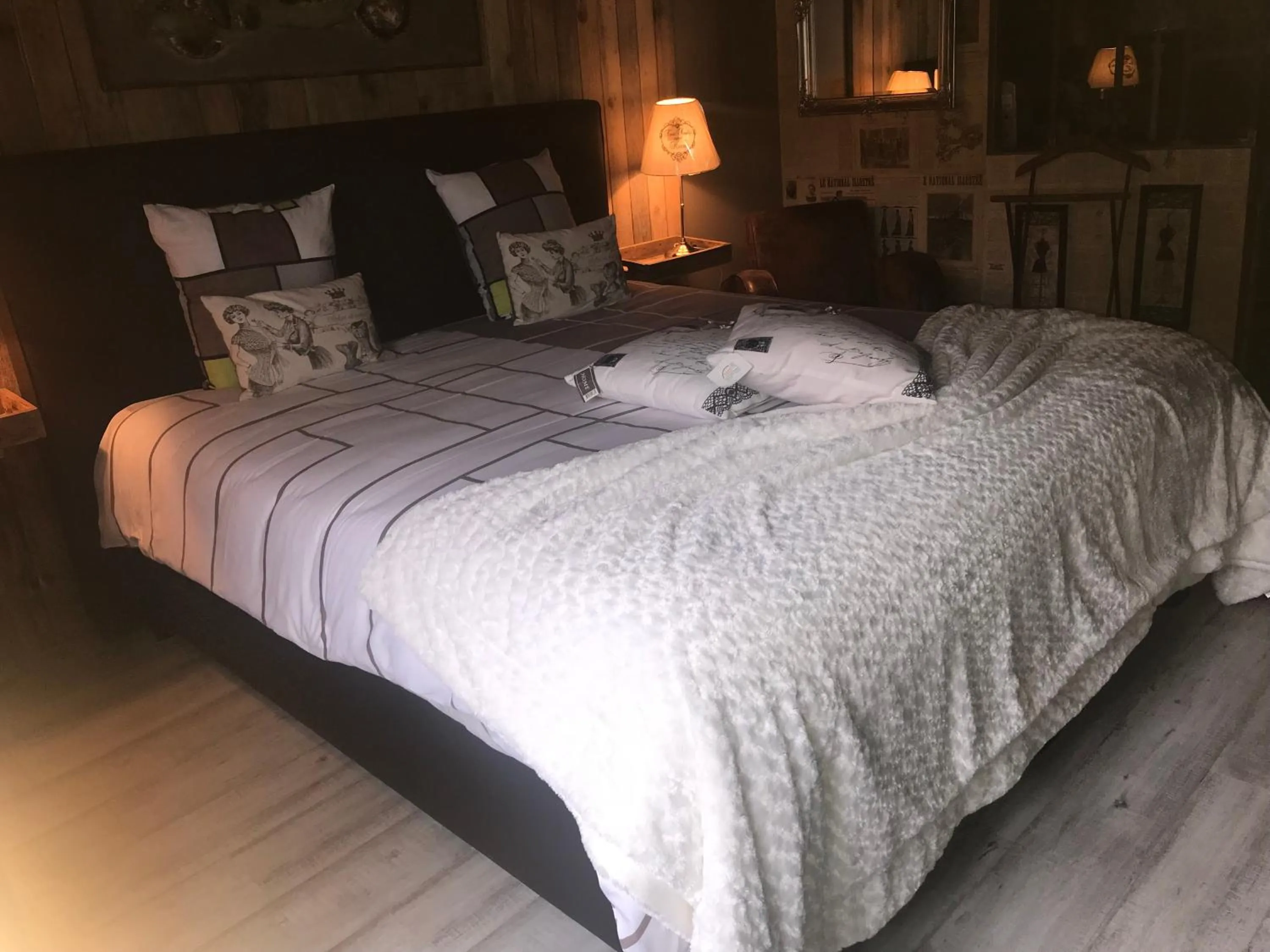 Decorative detail, Bed in Le Relais de Chassepierre