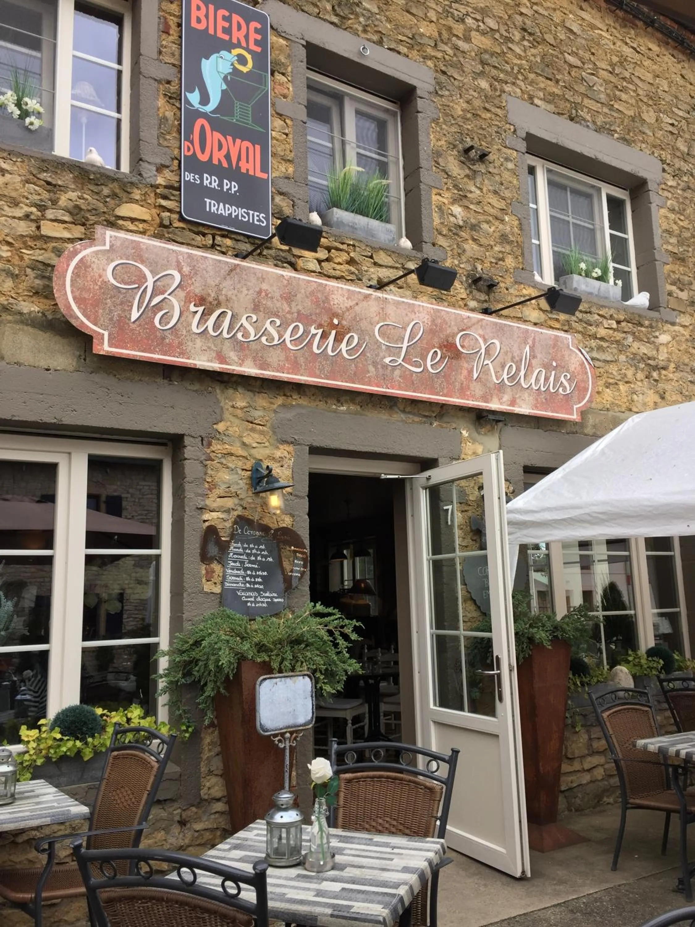 Property building in Le Relais de Chassepierre